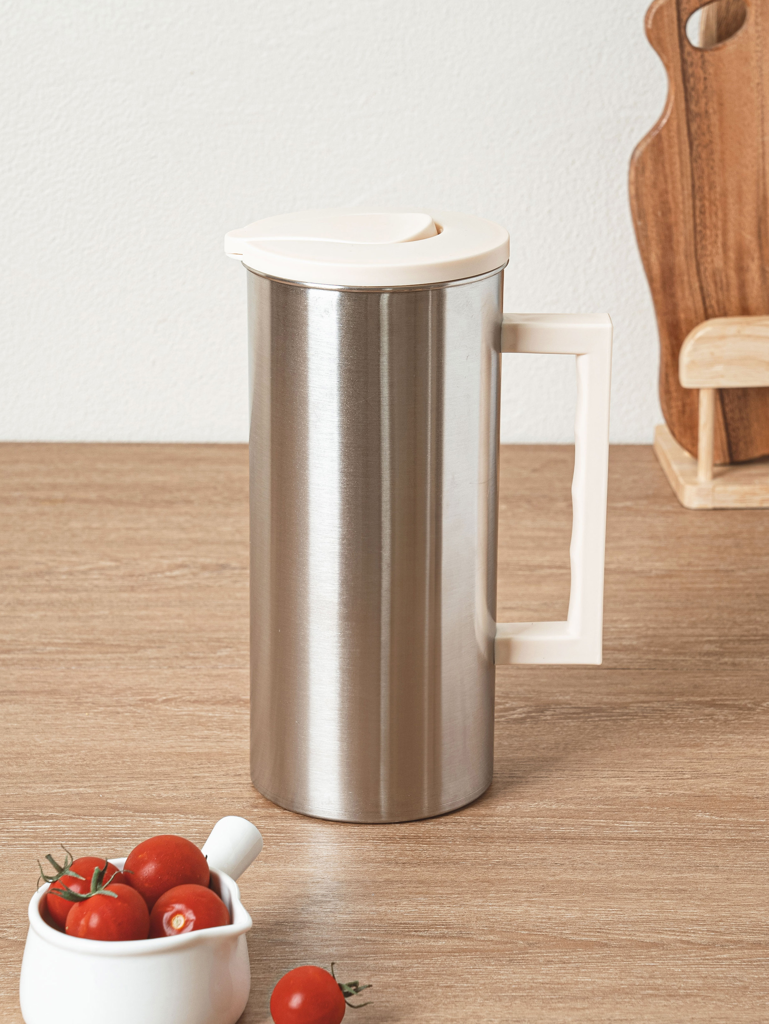 Stainless Steel Handle Water Bottle 1.6 L Ivory