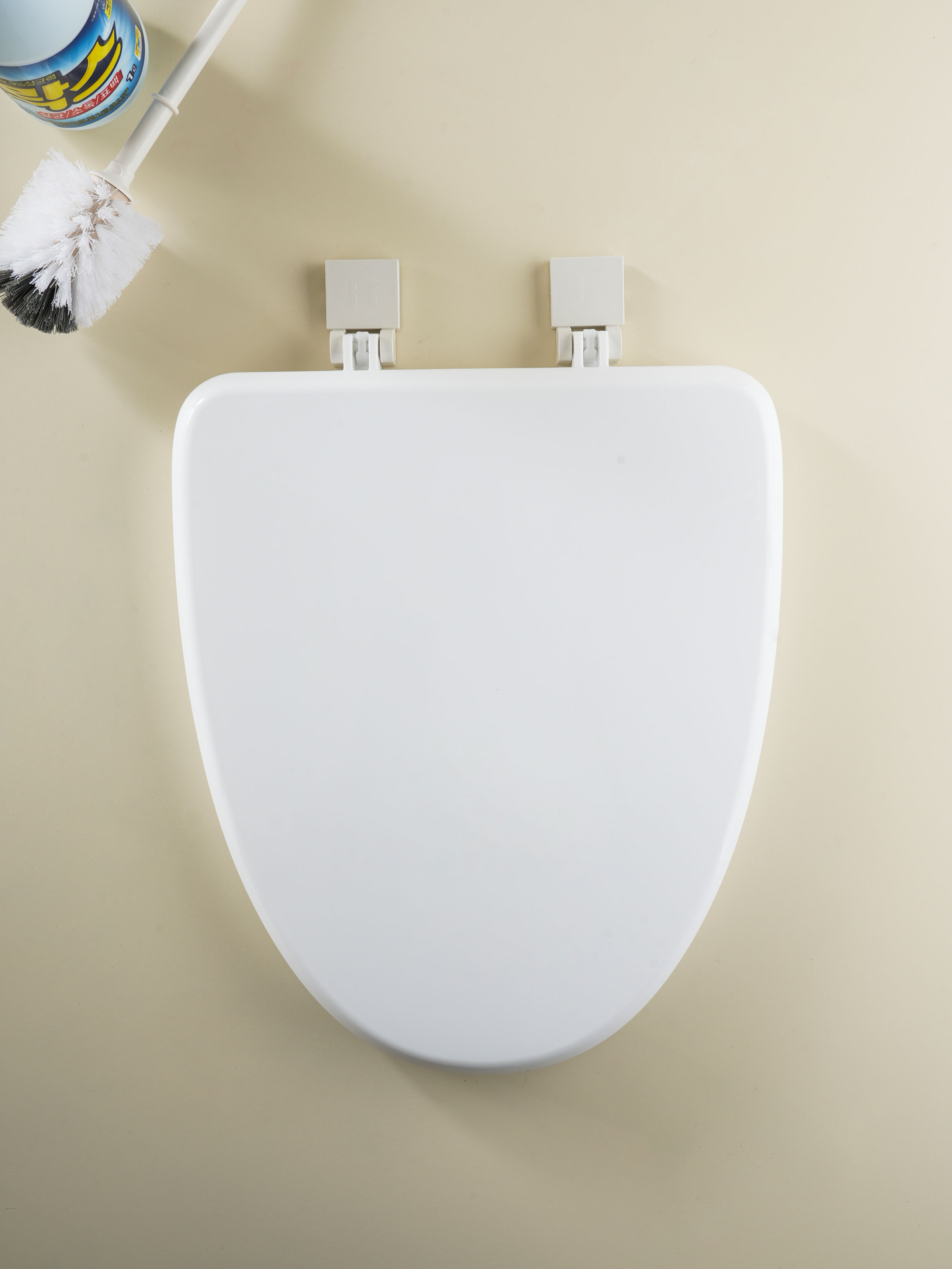 Hard toilet cover D type large