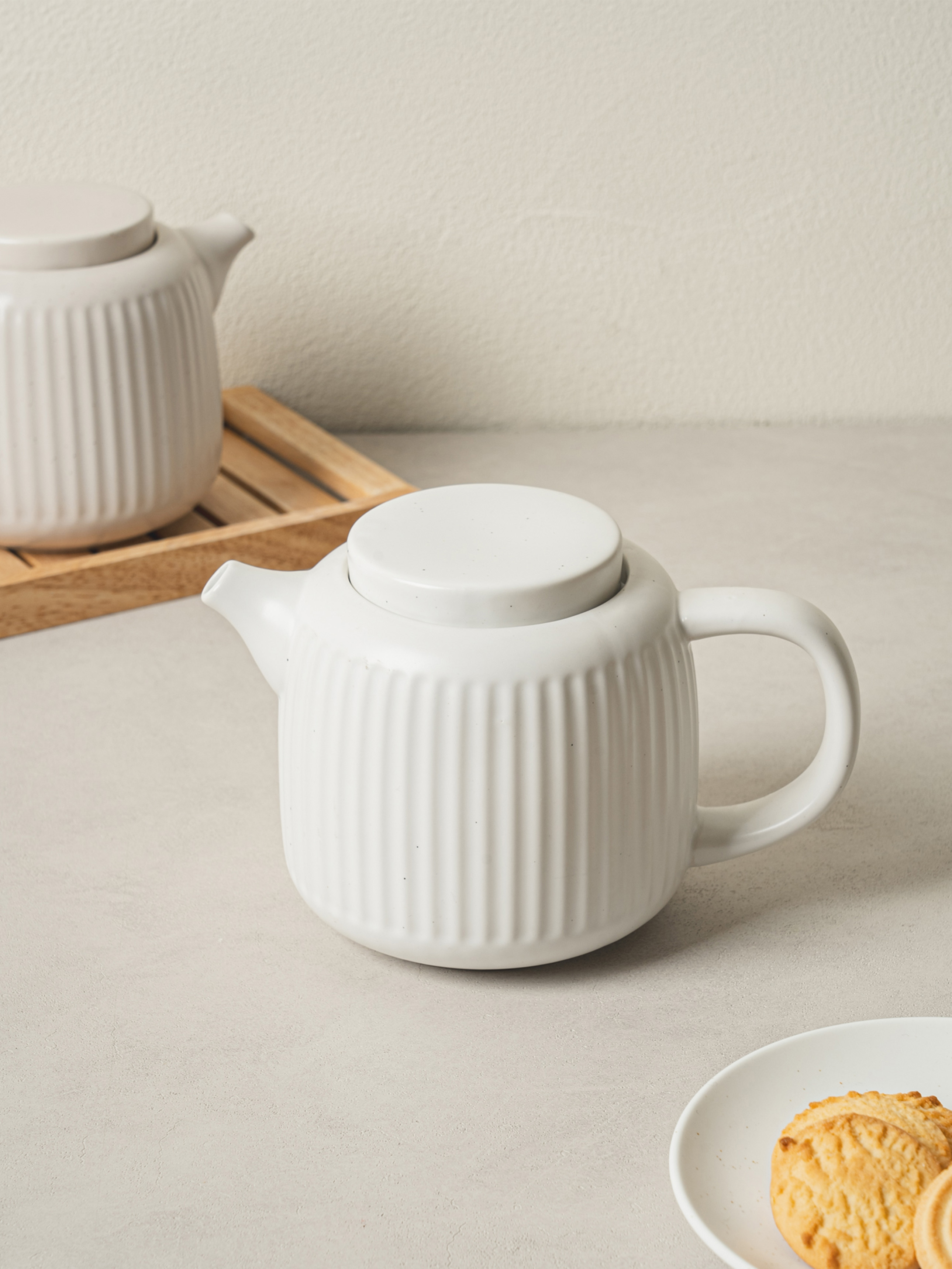Round ceramic teapot 650 ml