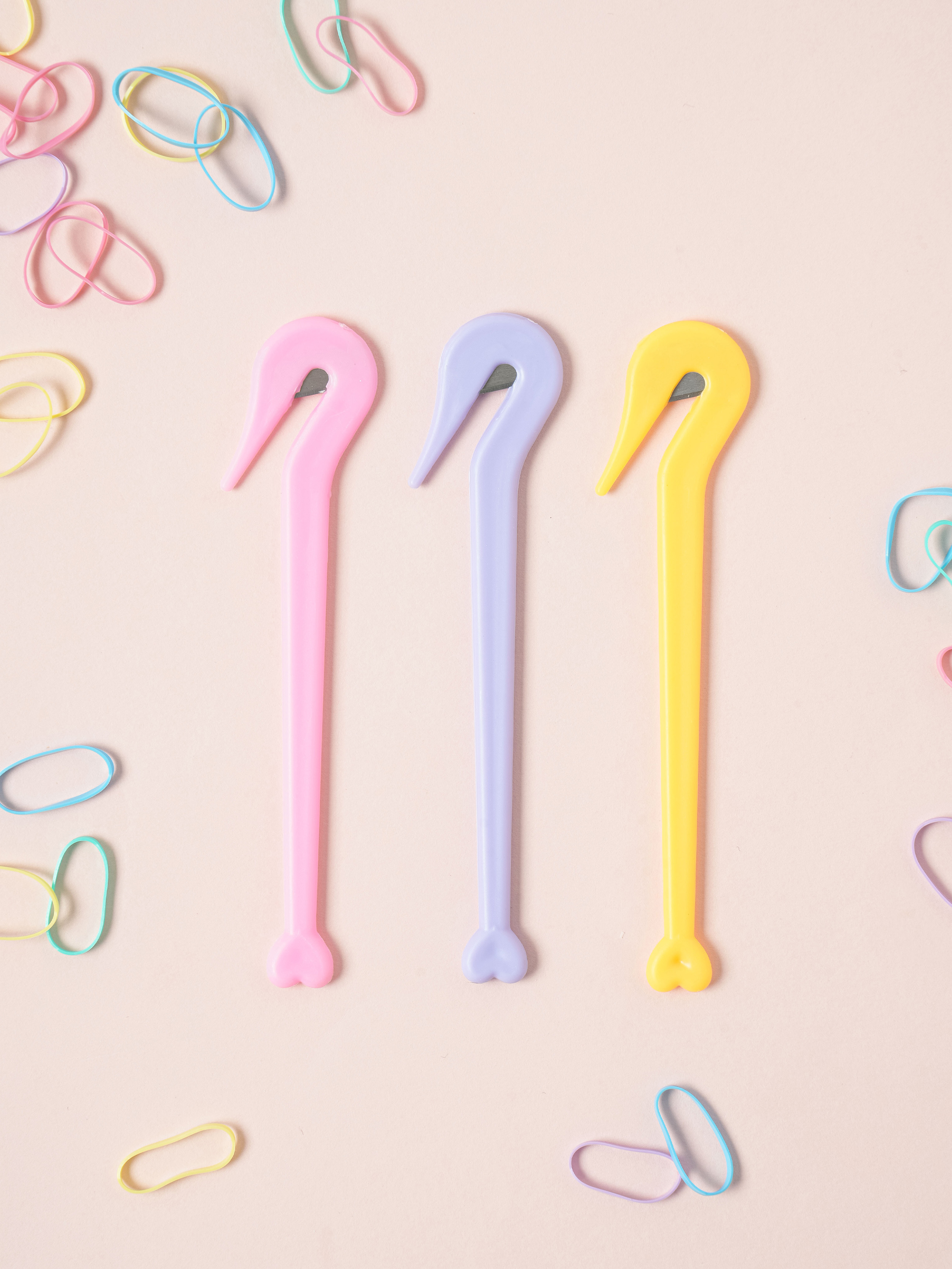 3 hair tie cutters