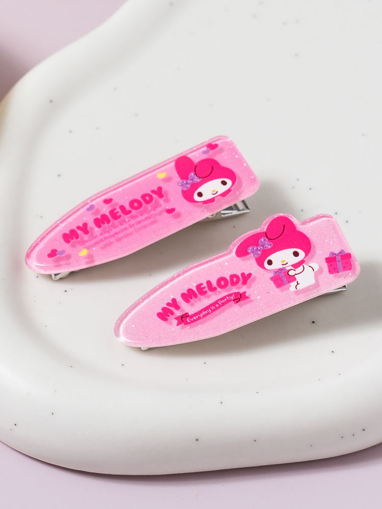 My Melody triangular pin 2pcs