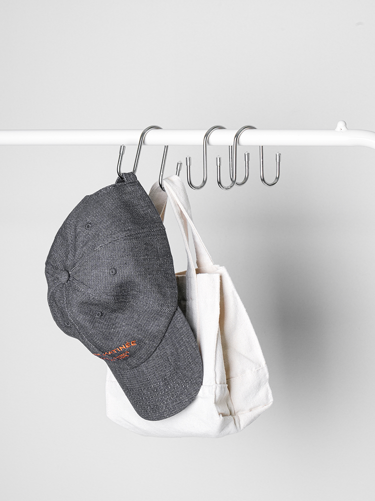 3-way steel hooks included