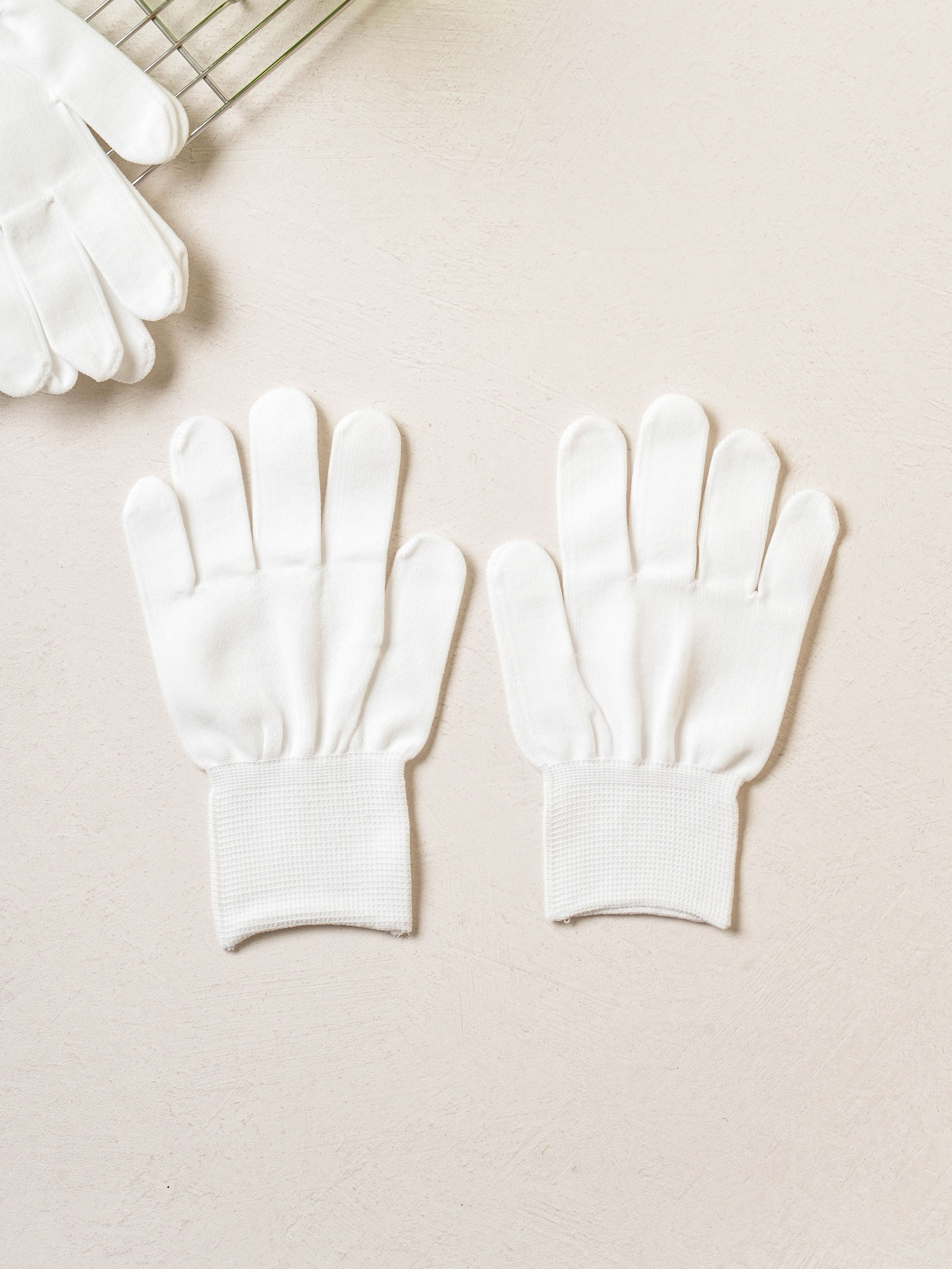 2 pairs of rubber gloves and inner gloves