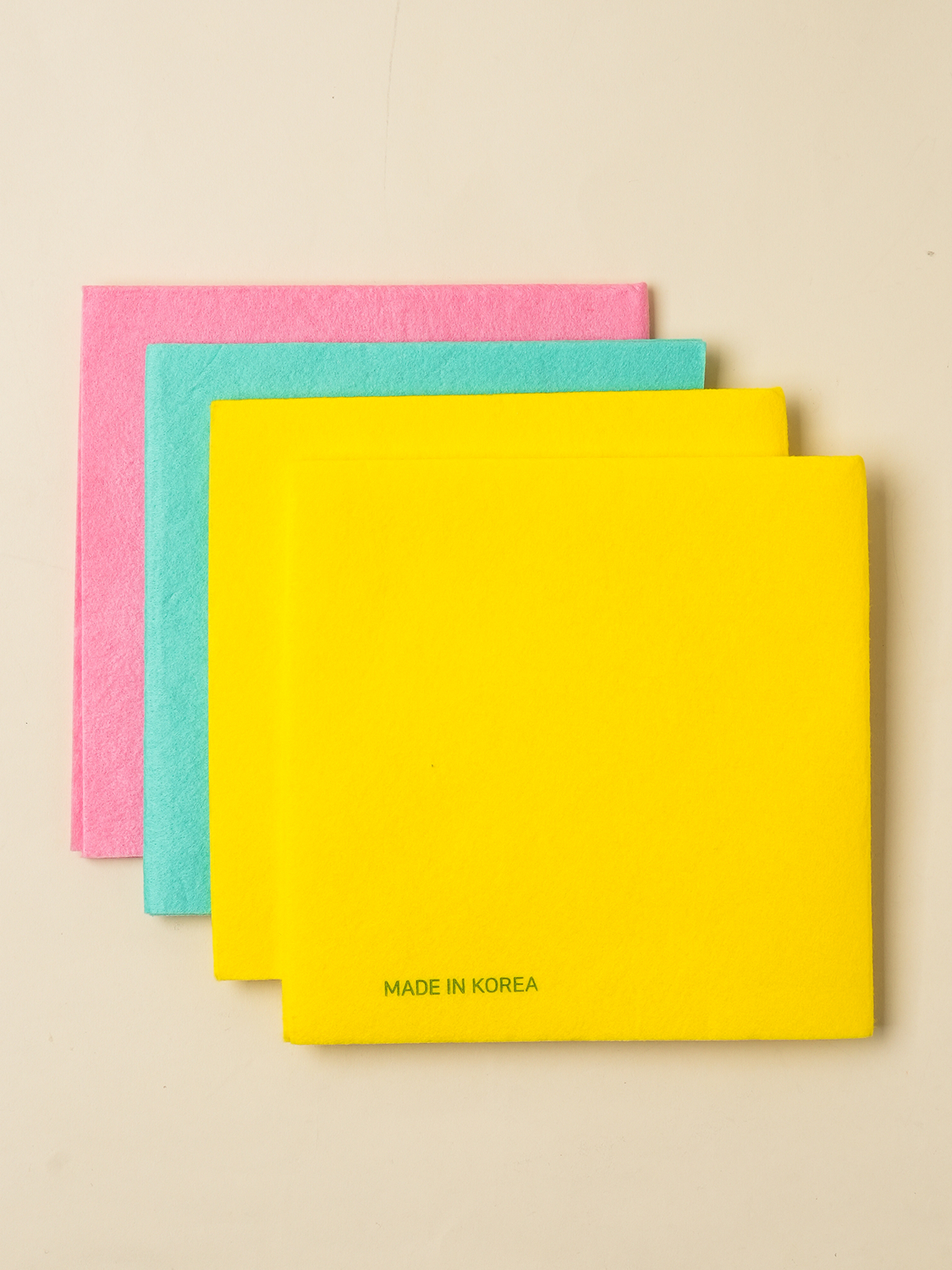 4 domestically produced non-woven dishcloths