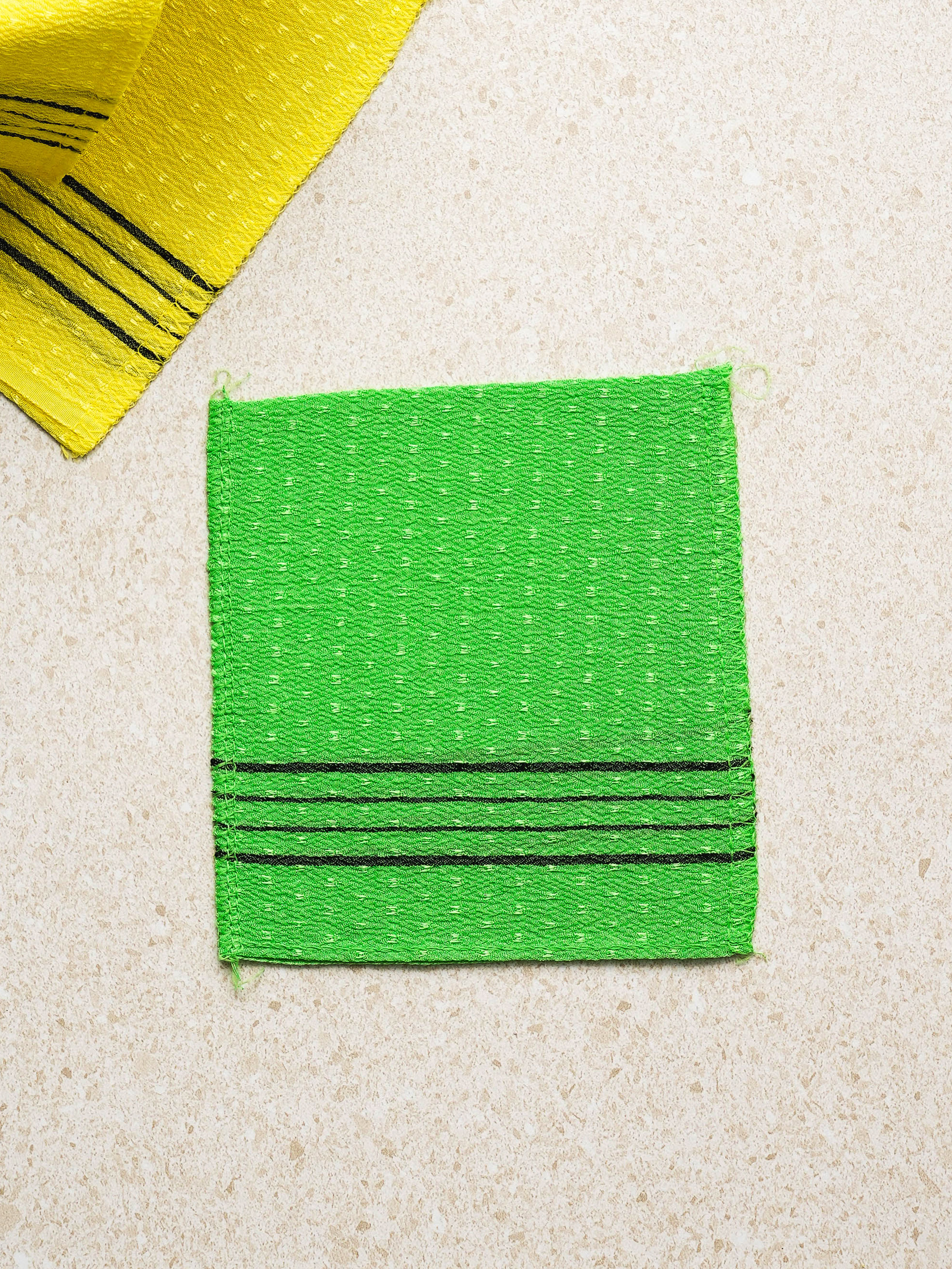 2 bath towels, green