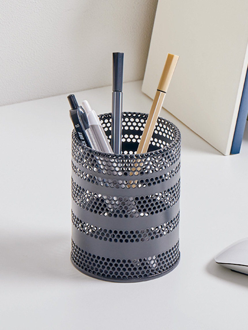 Round pen holder (medium)