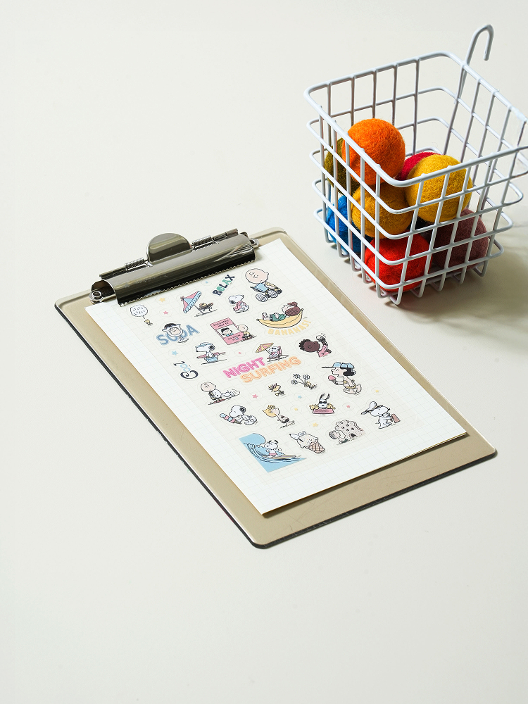 3 Peanuts transparent stickers