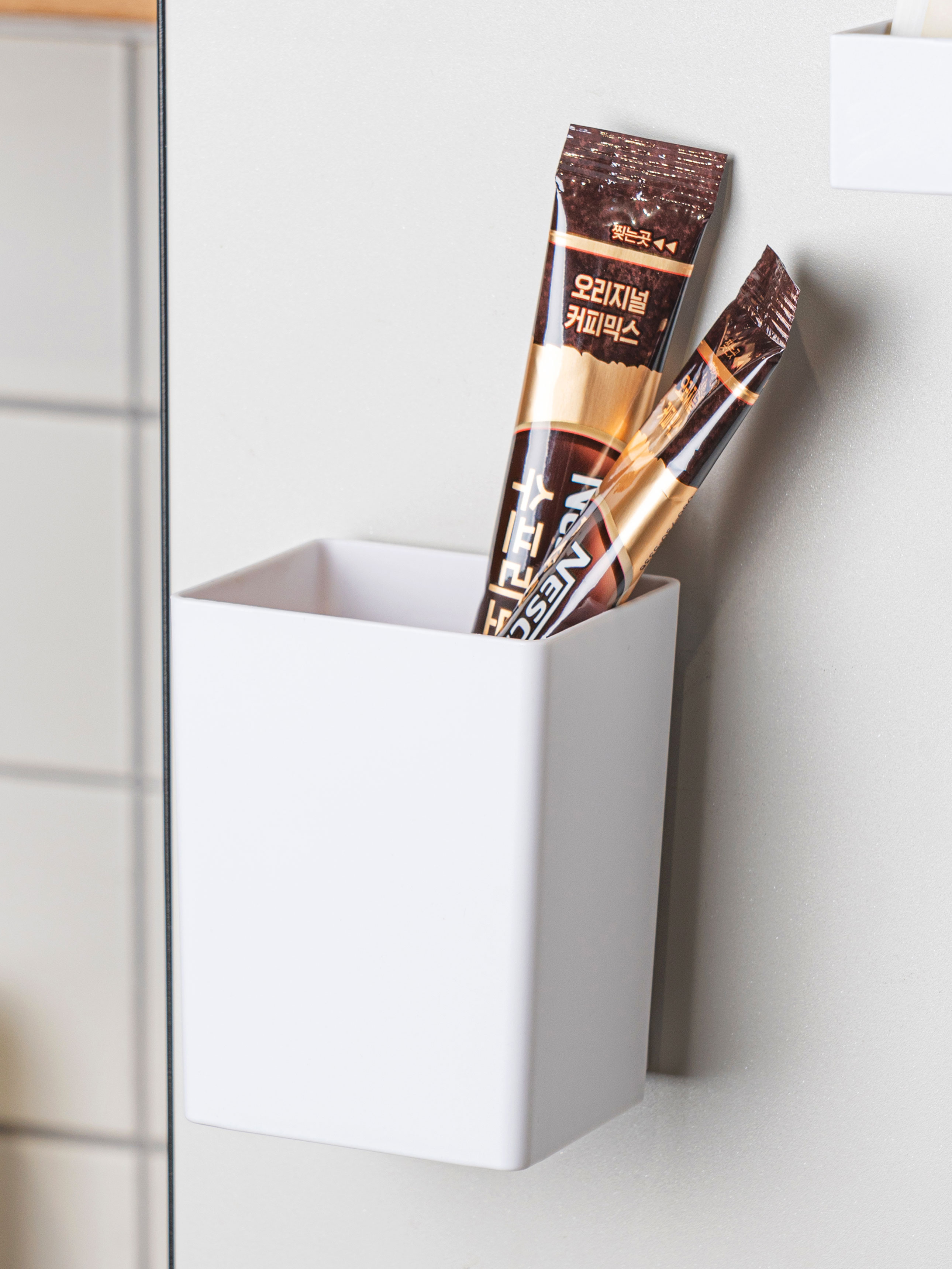 Magnet type multipurpose basket small