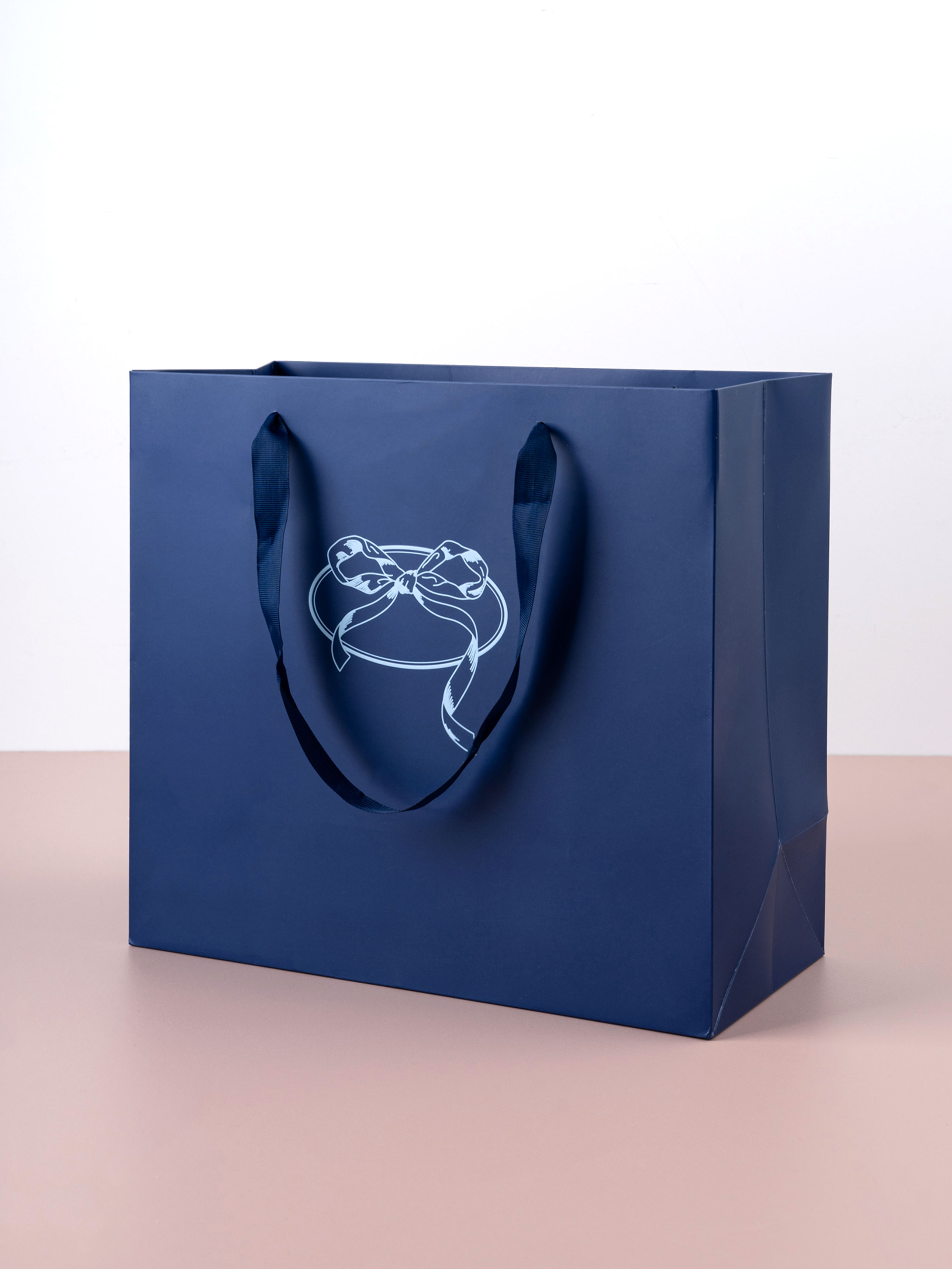 Luxury horizontal shopping bag navy M