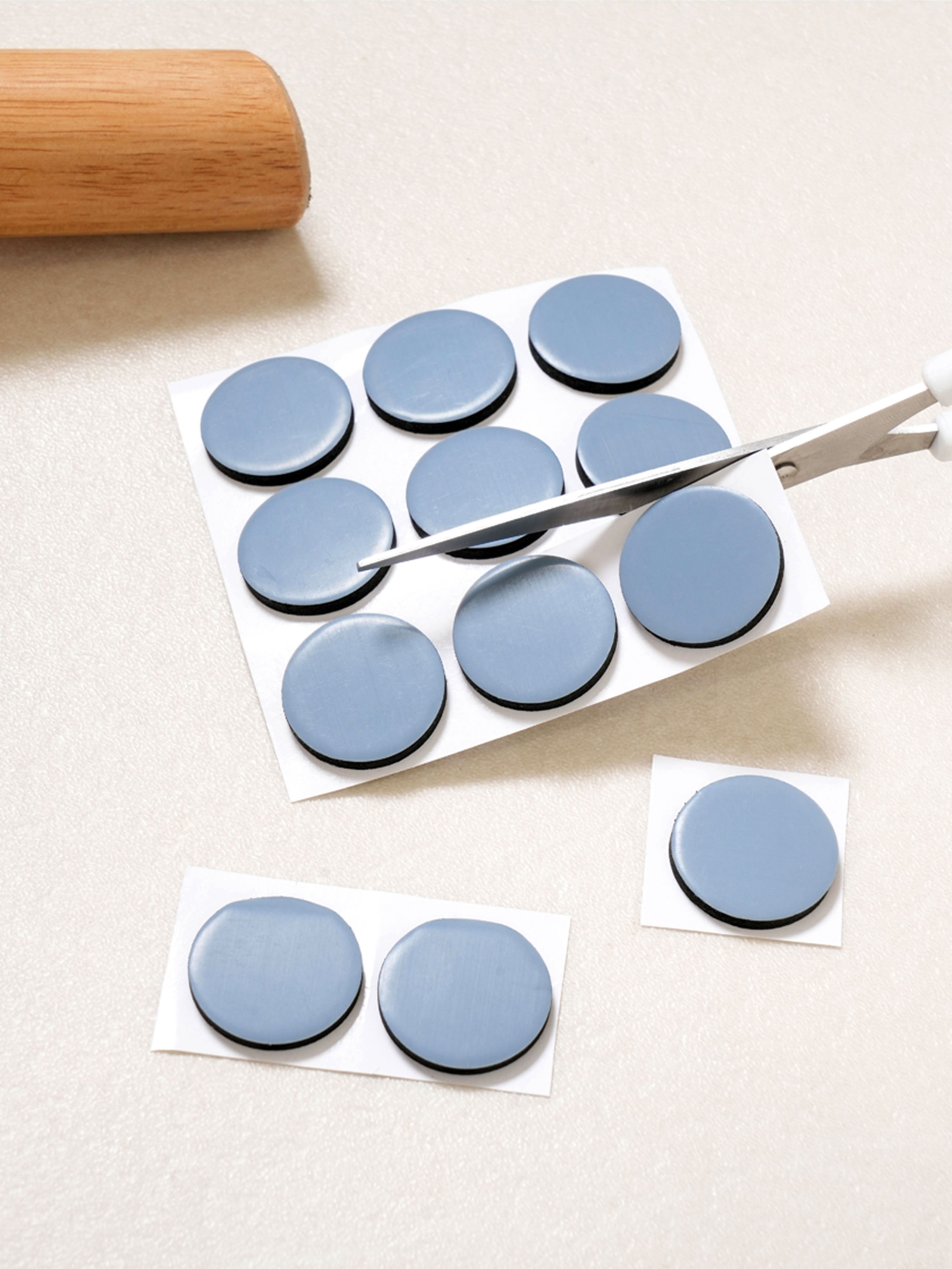 12 small anti-scratch round pads