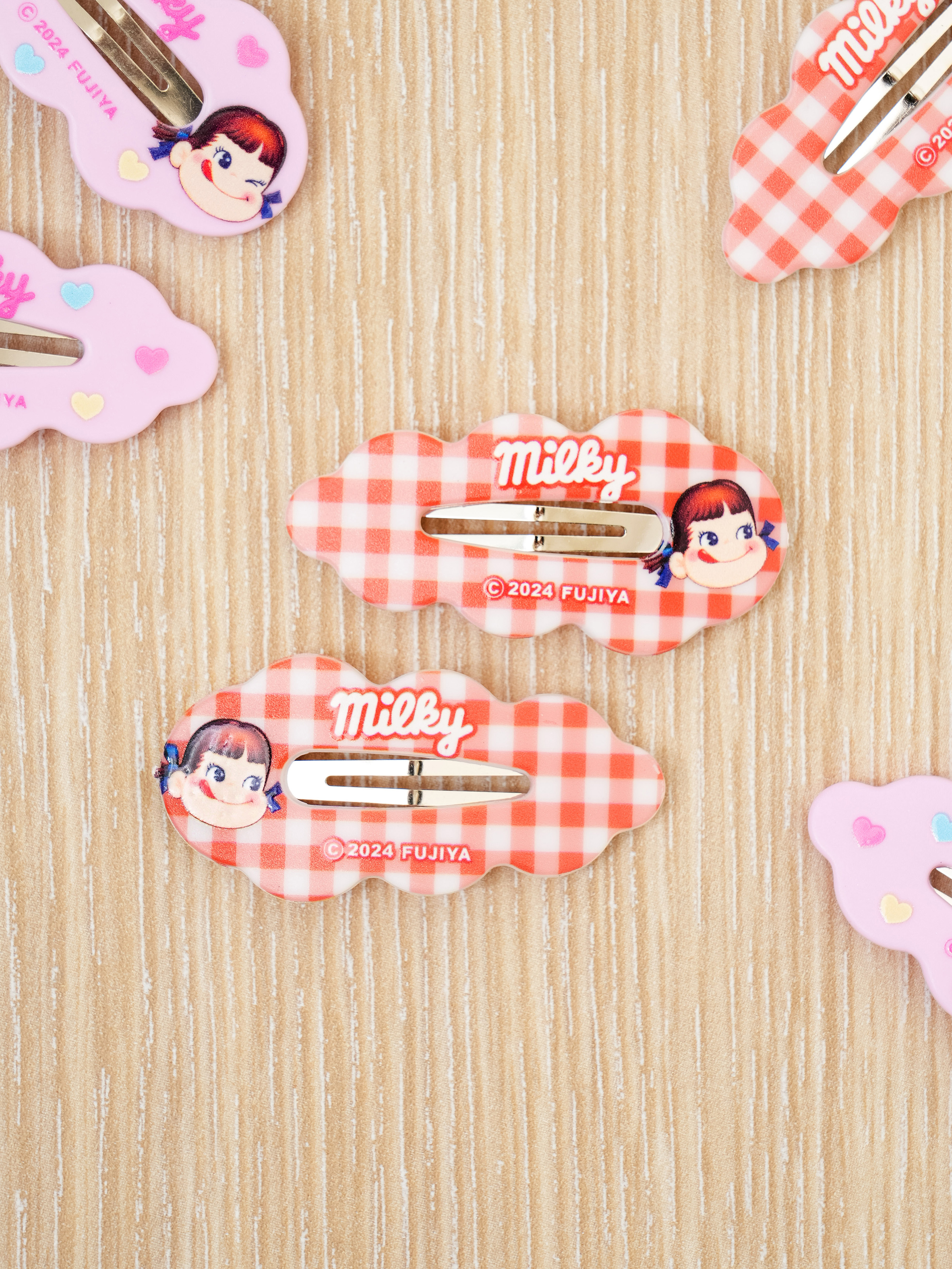 2 Peko-shaped snap pins