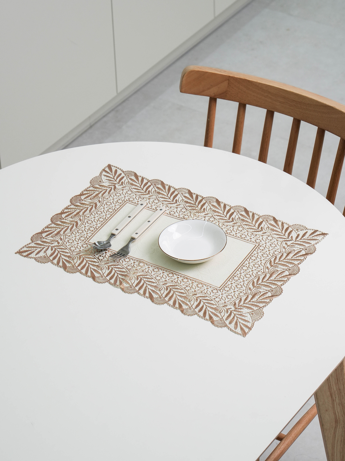 Gold table mat 45
