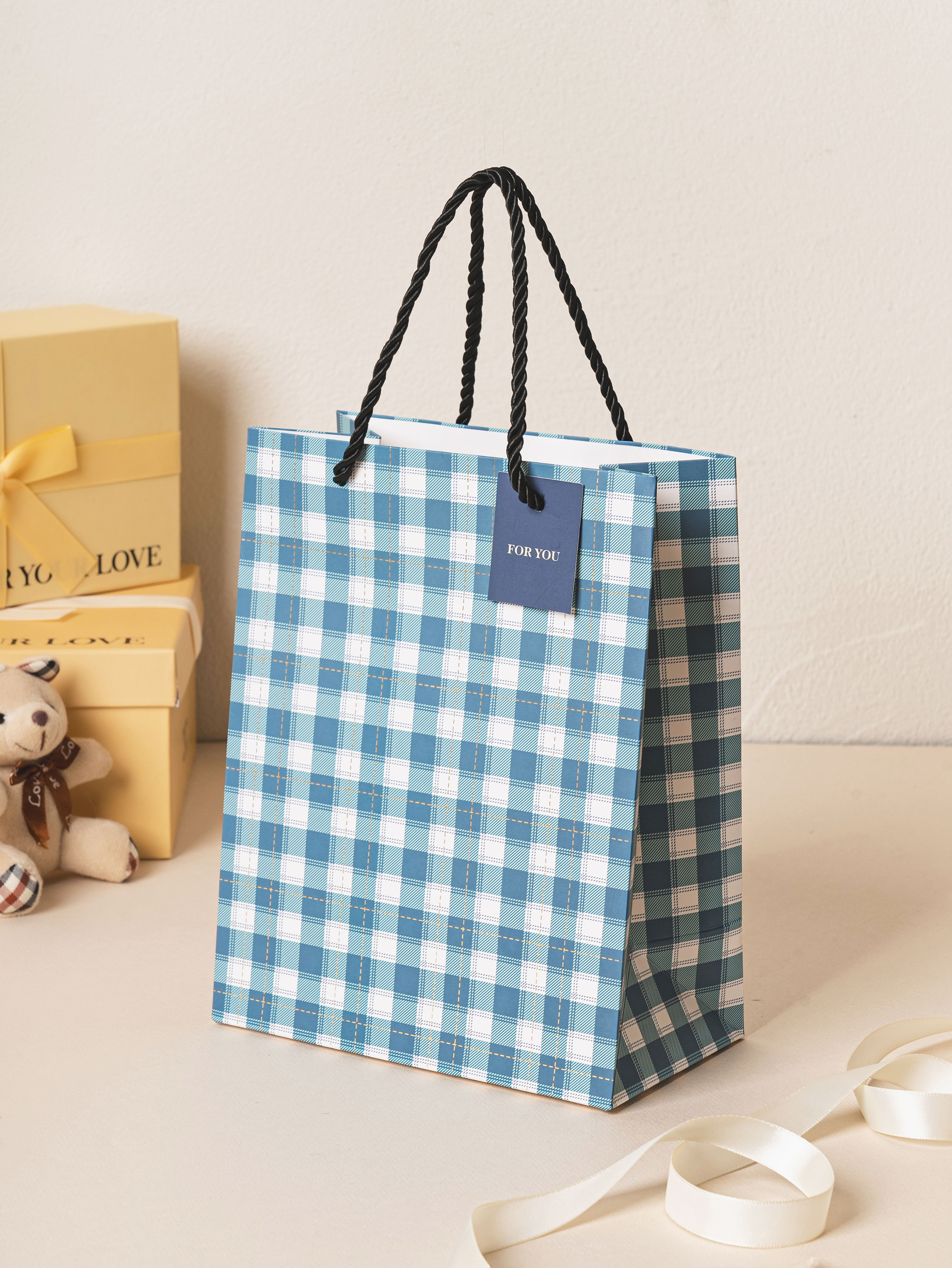 Checkered gold foil gift bag blue