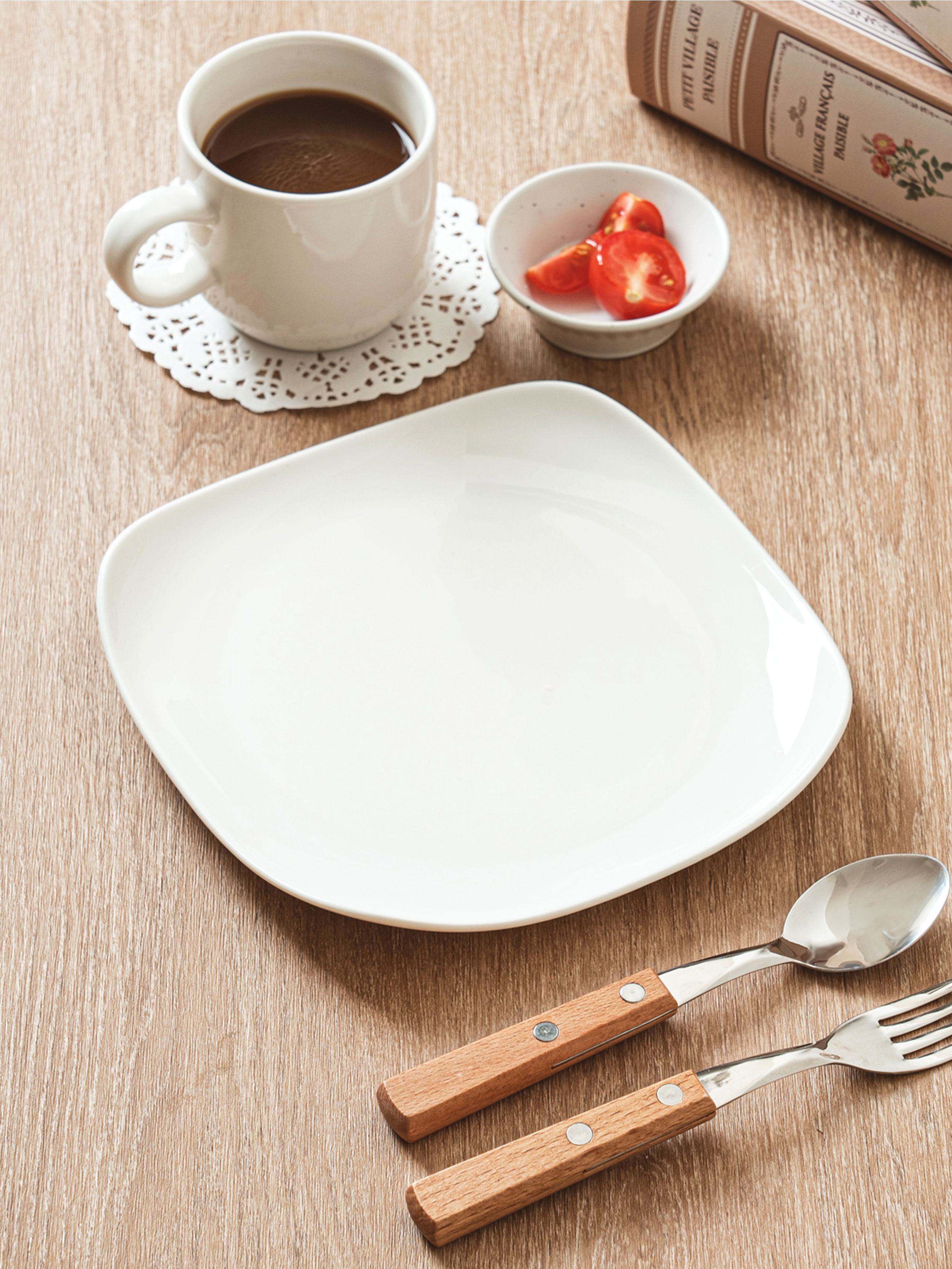 Newborn round square plate 17.5 cm