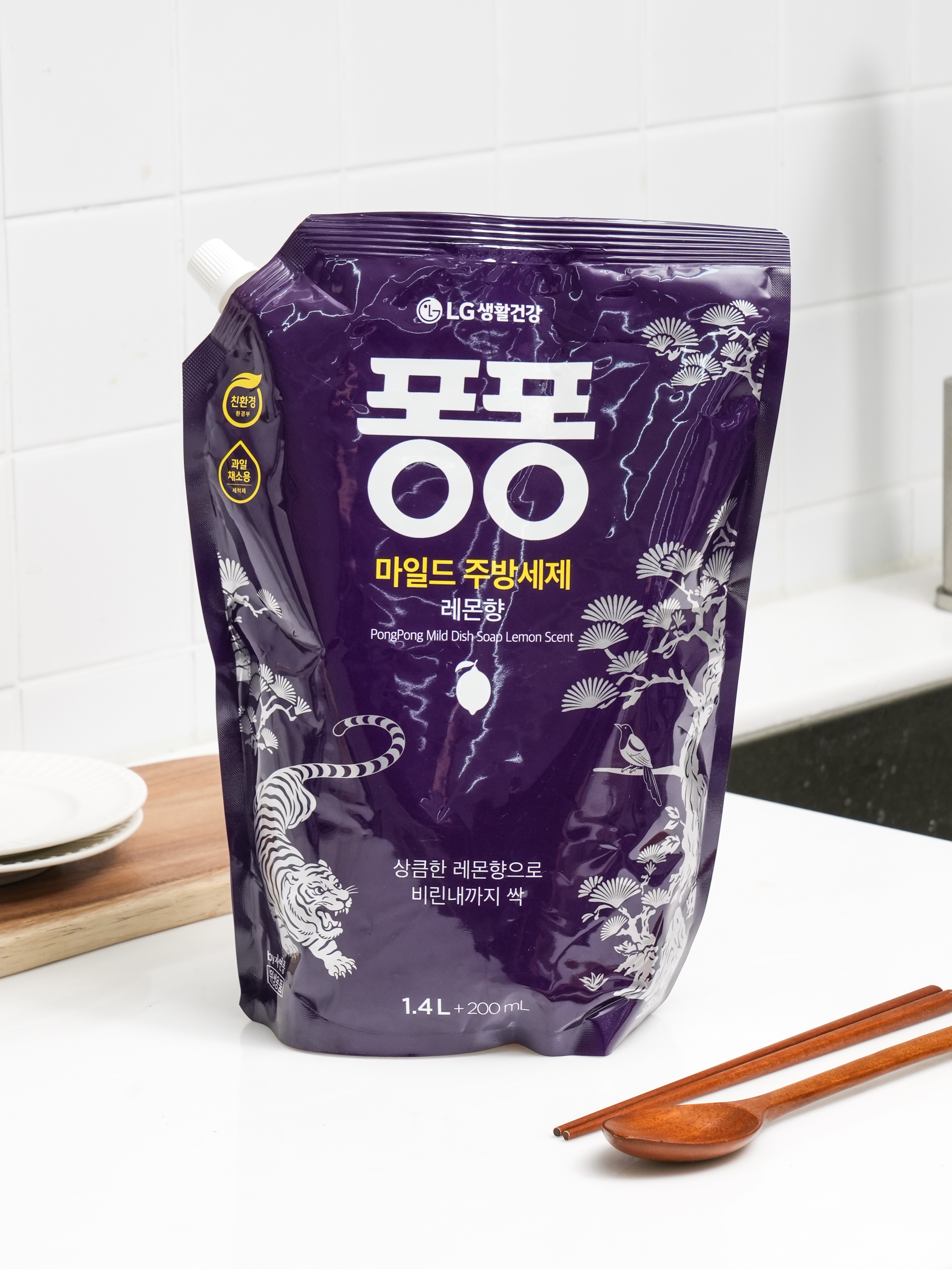 [Traditional Edition] Pong Pong Mild Kitchen Detergent Refill 1.6 L Lemon Scent by LG Household & Health Care