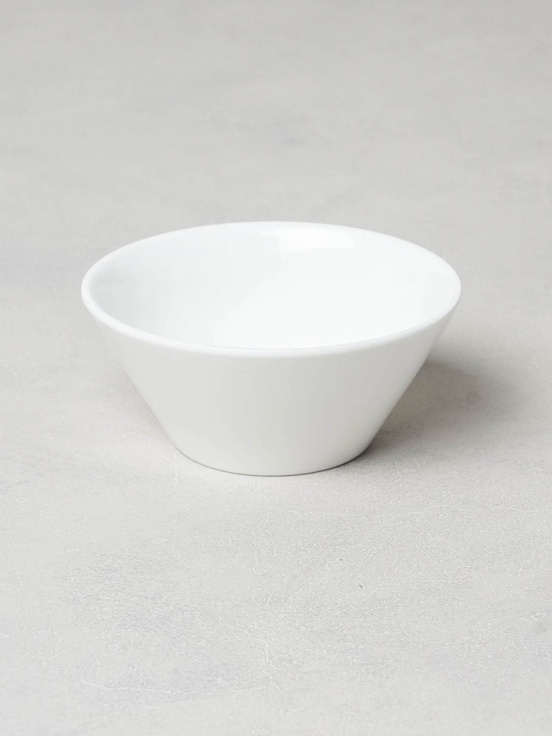 V-shaped white porcelain paper 8 cm