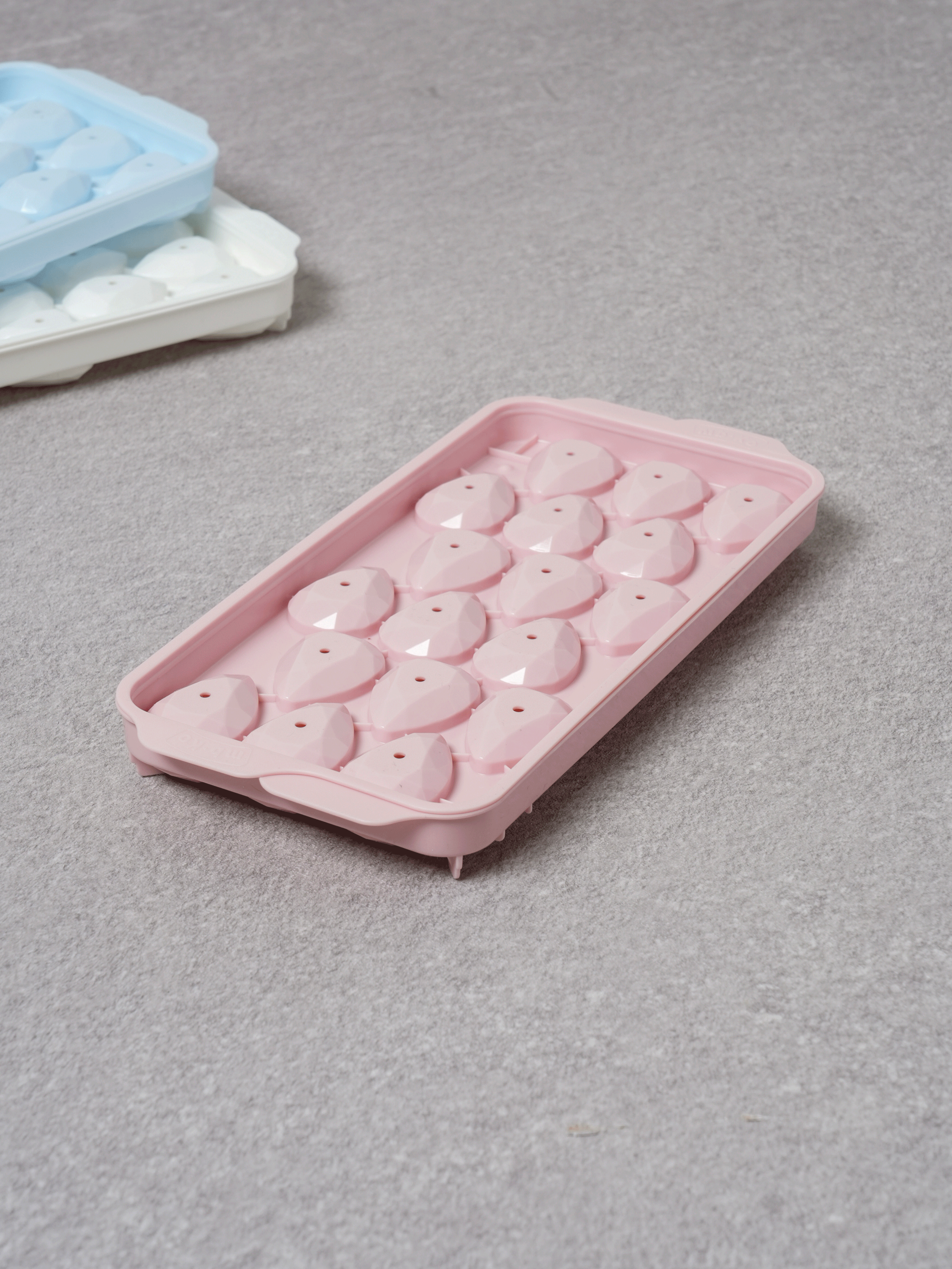Ruby ice tray 18 pieces pink