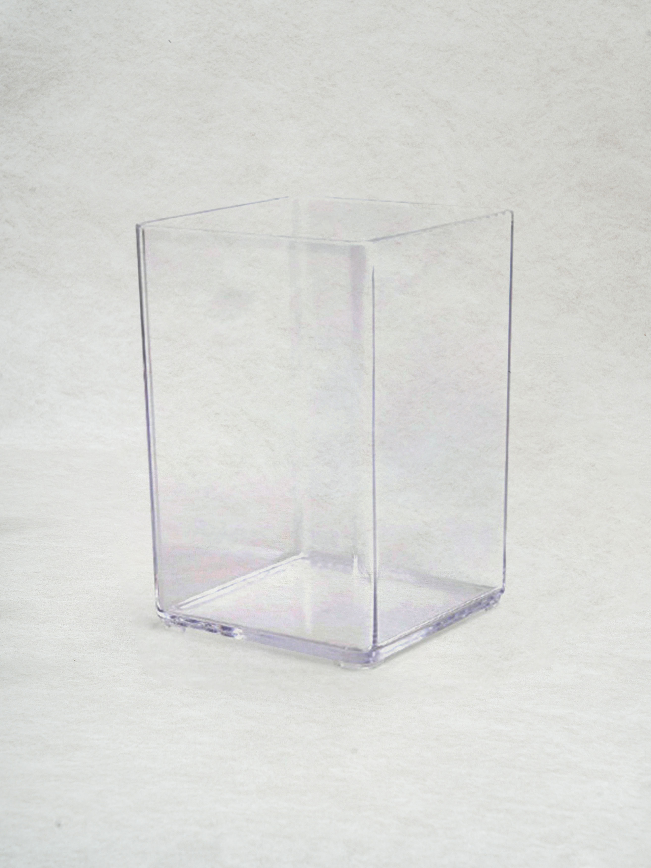 Clear organizing box (8.2*8.2*12.4cm)