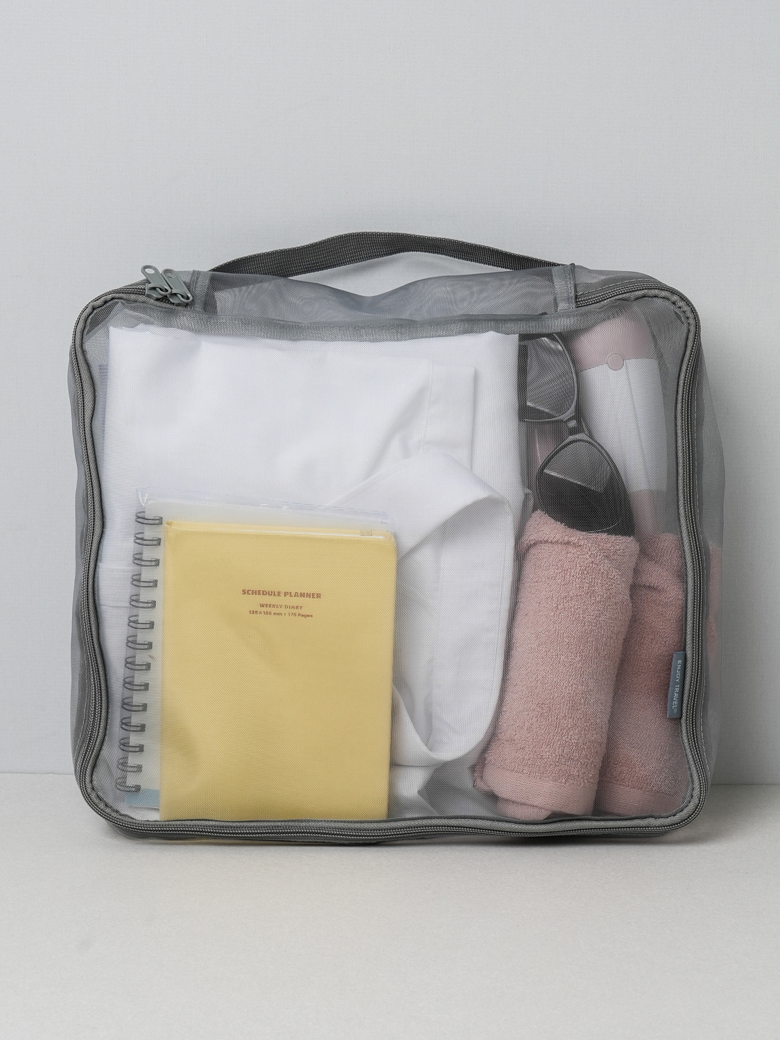 Large travel mesh storage pouch