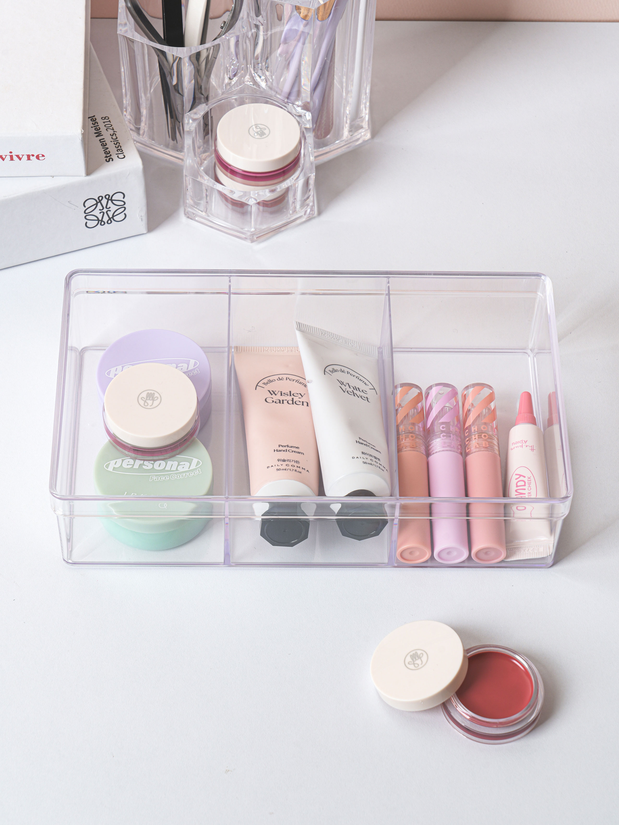 3 rectangular clear lid storage boxes