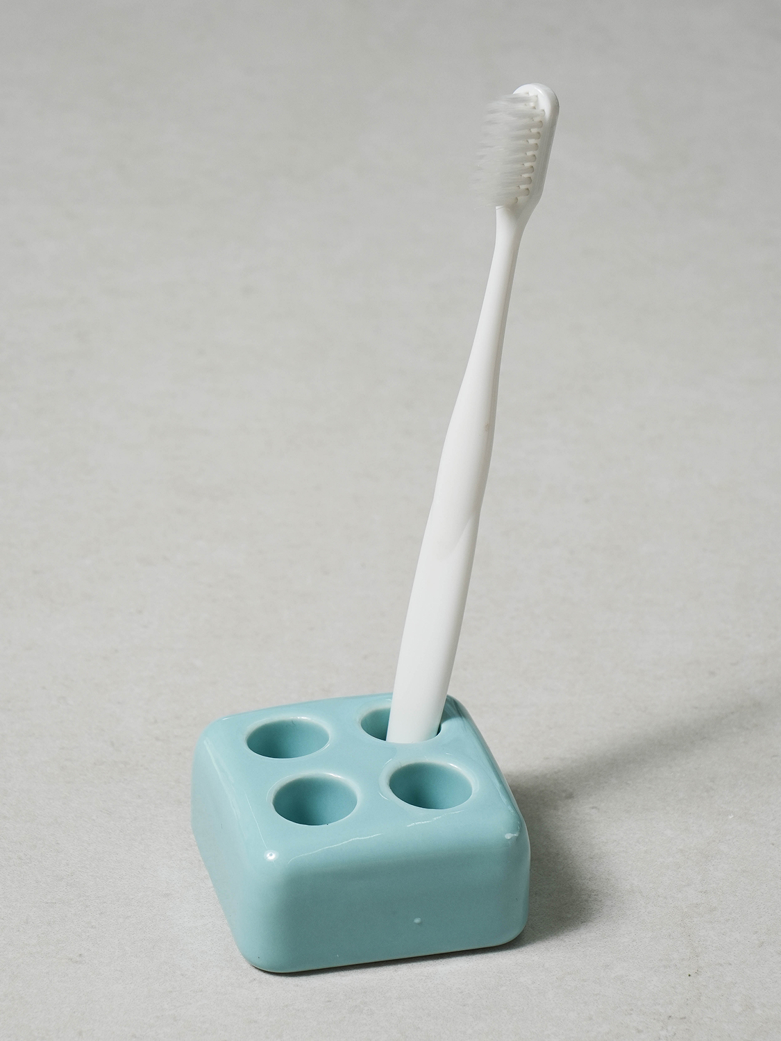 Daily 4-prong square toothbrush holder mint