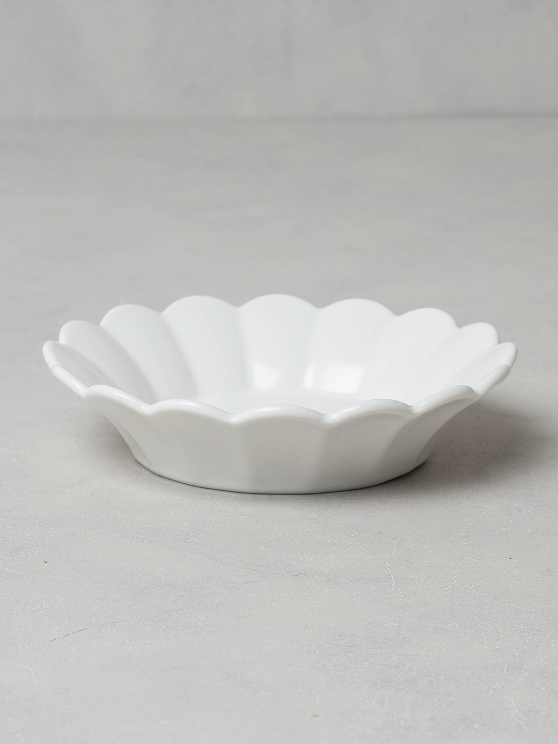 무광 꽃잎 접시 12 cm