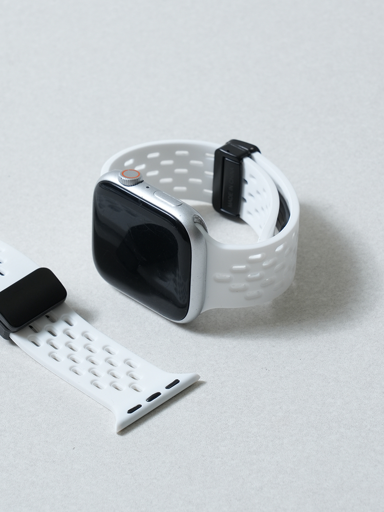 Silicone Magnet Strap Compatible with Apple Watch 38/40/41/42 mm White