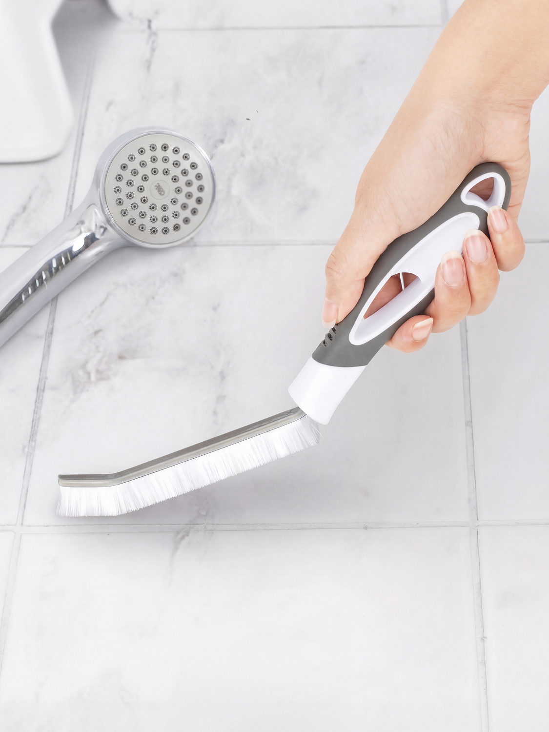 Powerful crevice cleaning brush