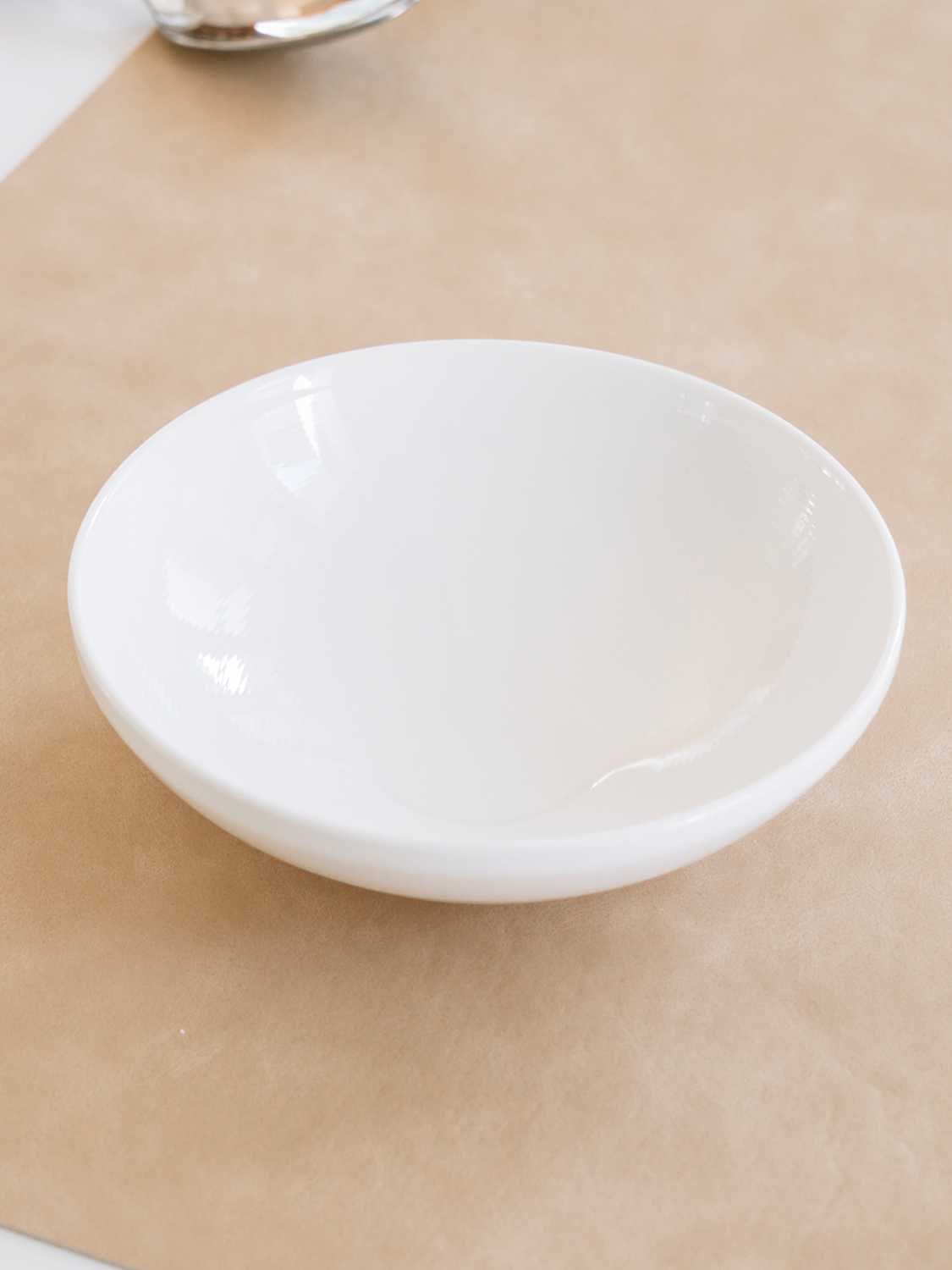 Pure white round ball 13.5 cm