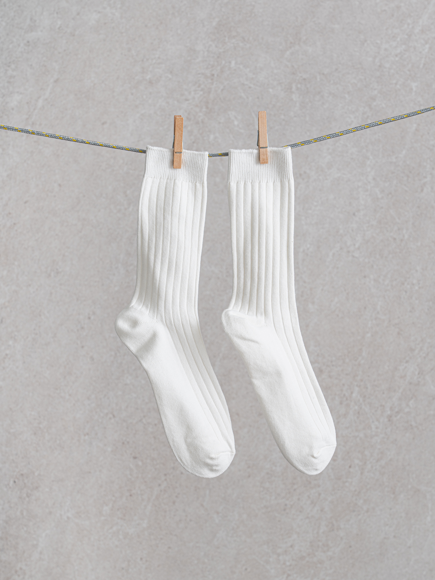 Monfoot Men's Wide Ribbed Long Socks White