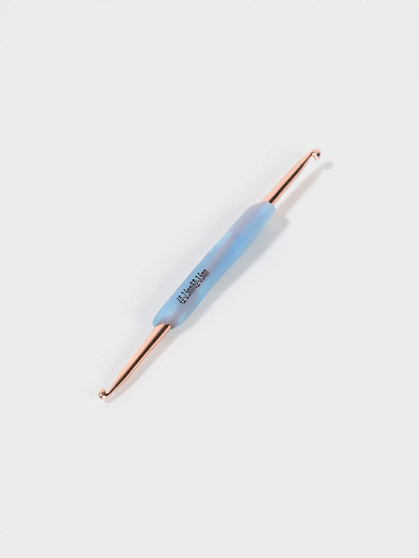 Convenient double-sided crochet hook (No. 4, No. 6)