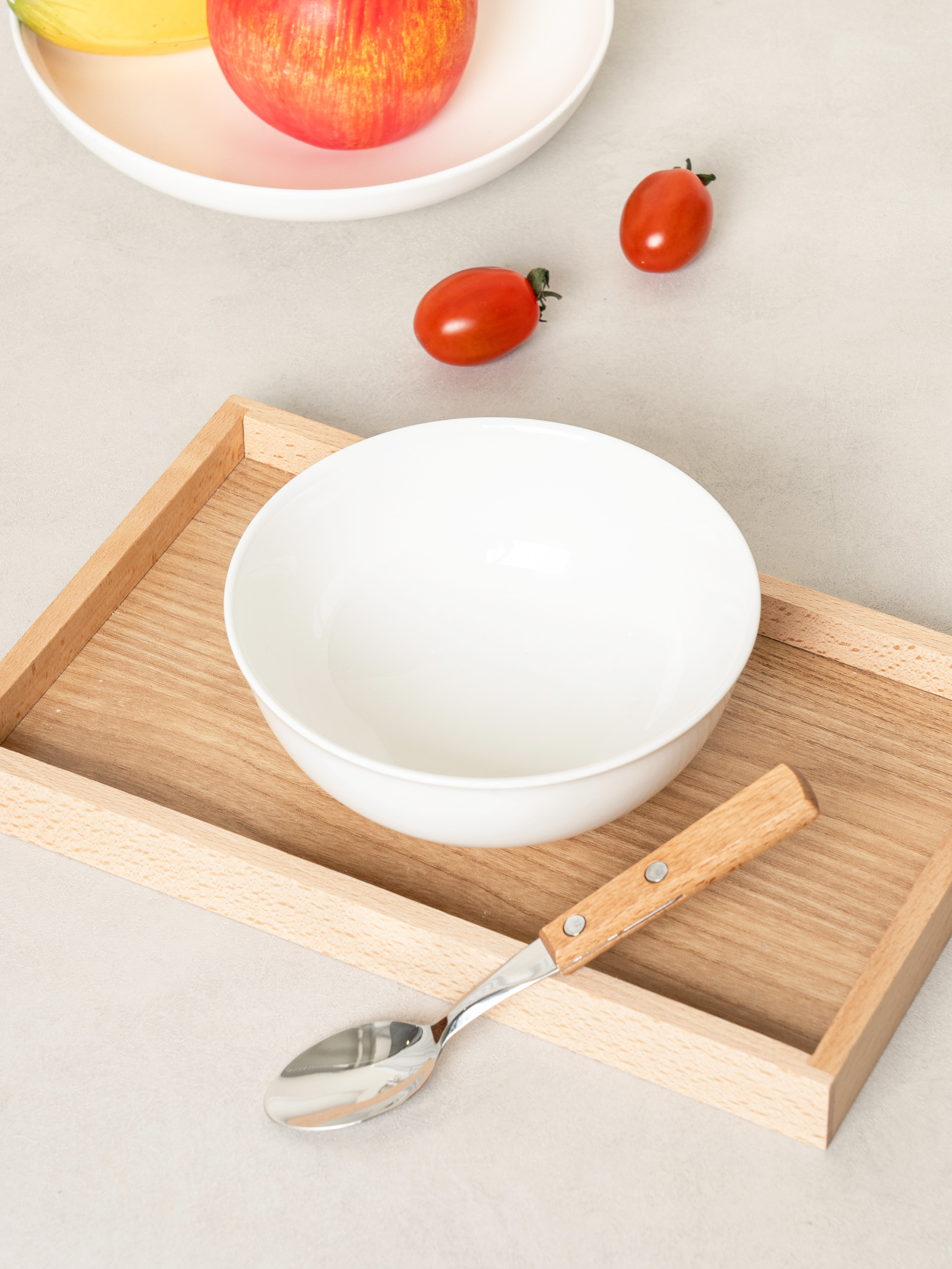 White mouth embossed line bowl (approx. 13.5 cm)