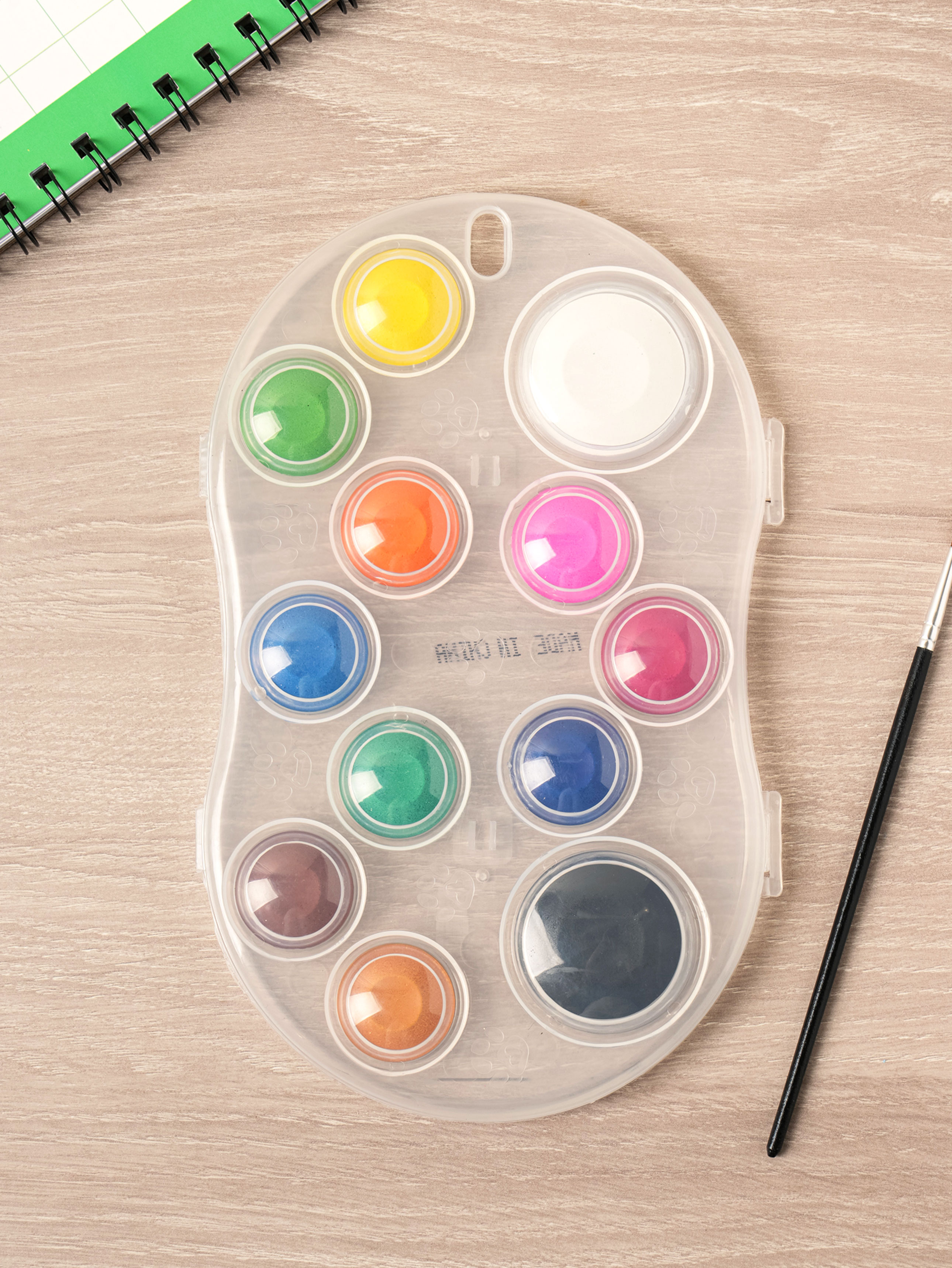12 solid paint colors