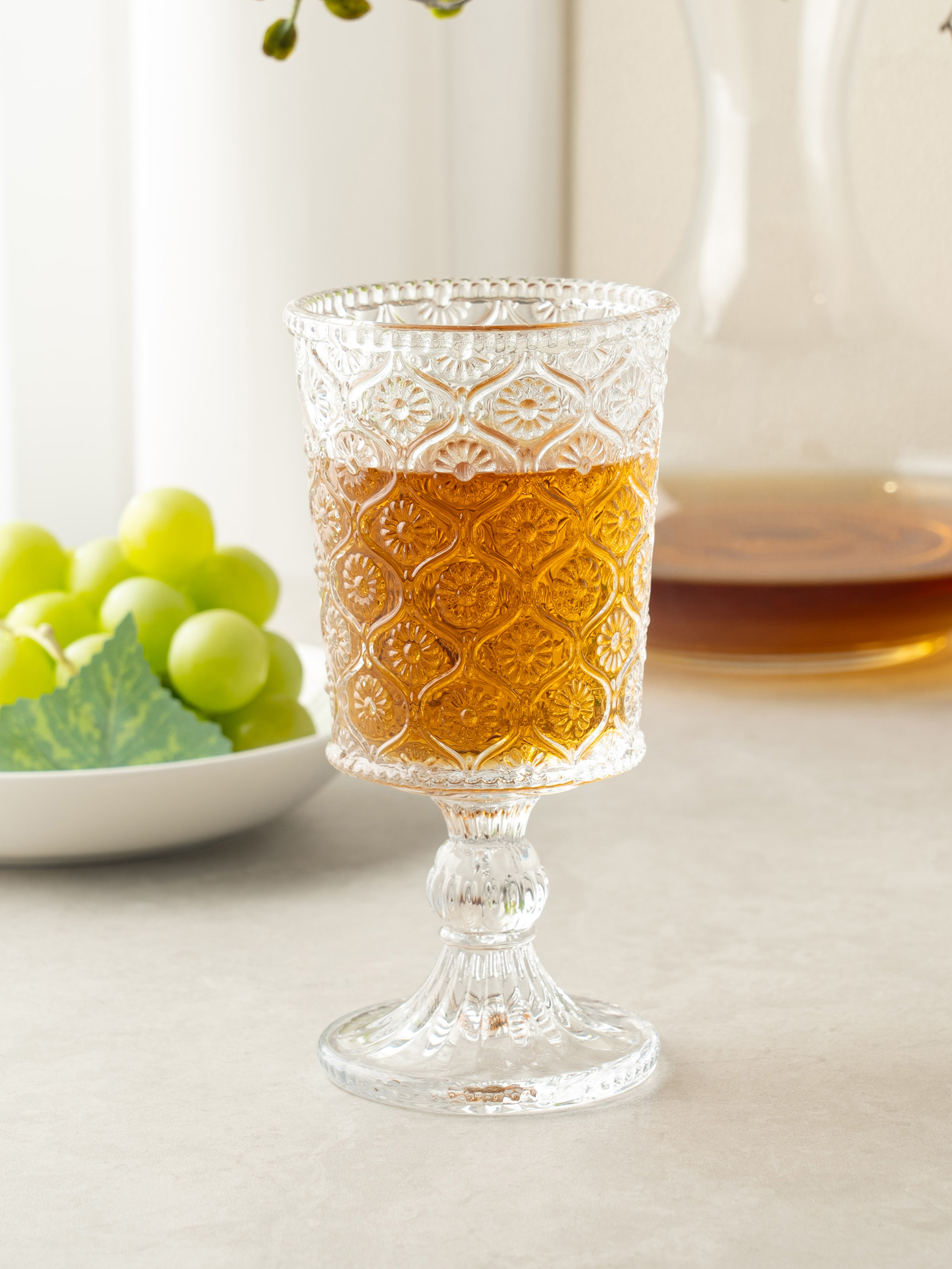 Flower embossed pattern wine glass 160 ml
