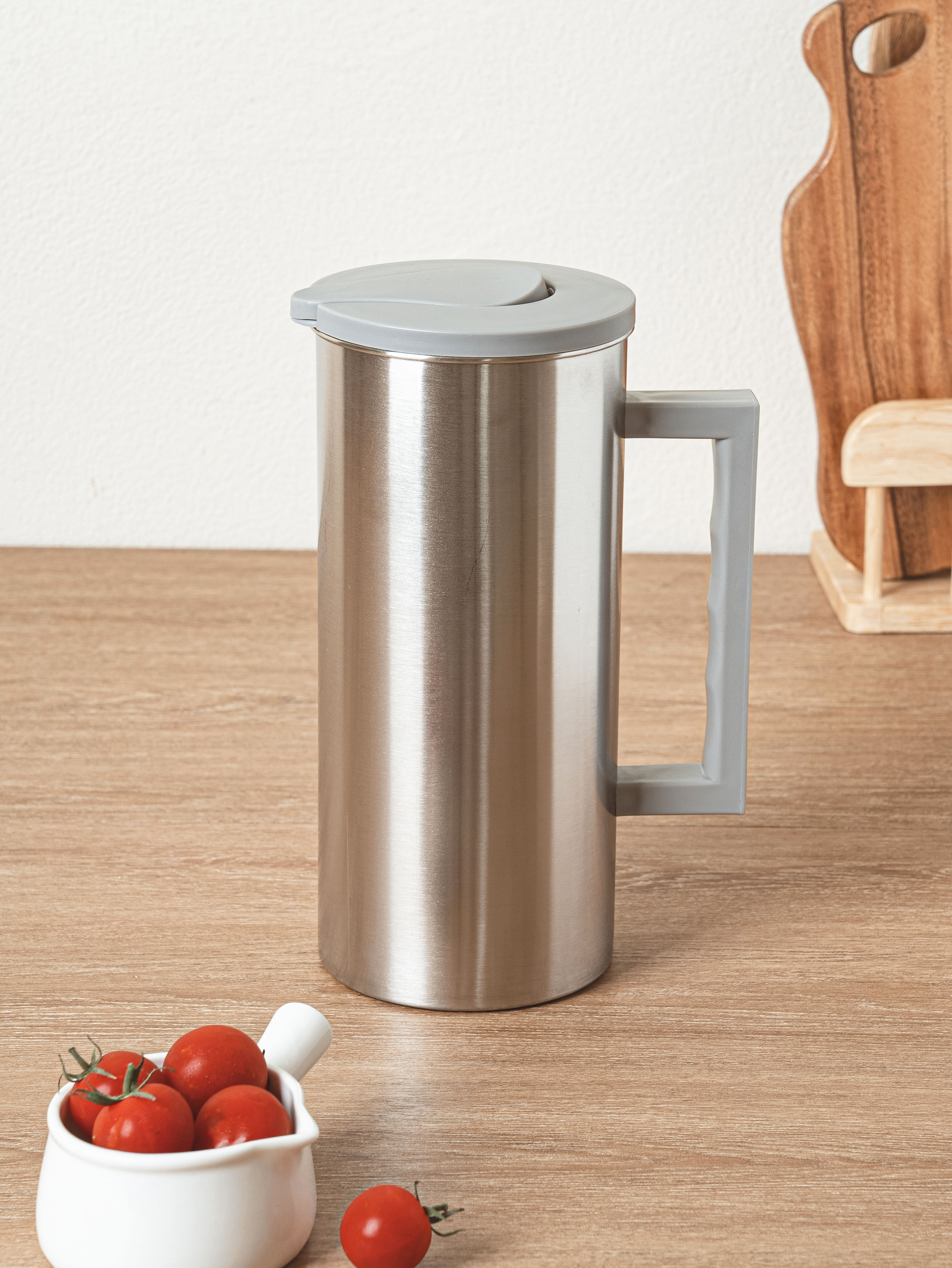Stainless Steel Handle Water Bottle 1.6 L Gray