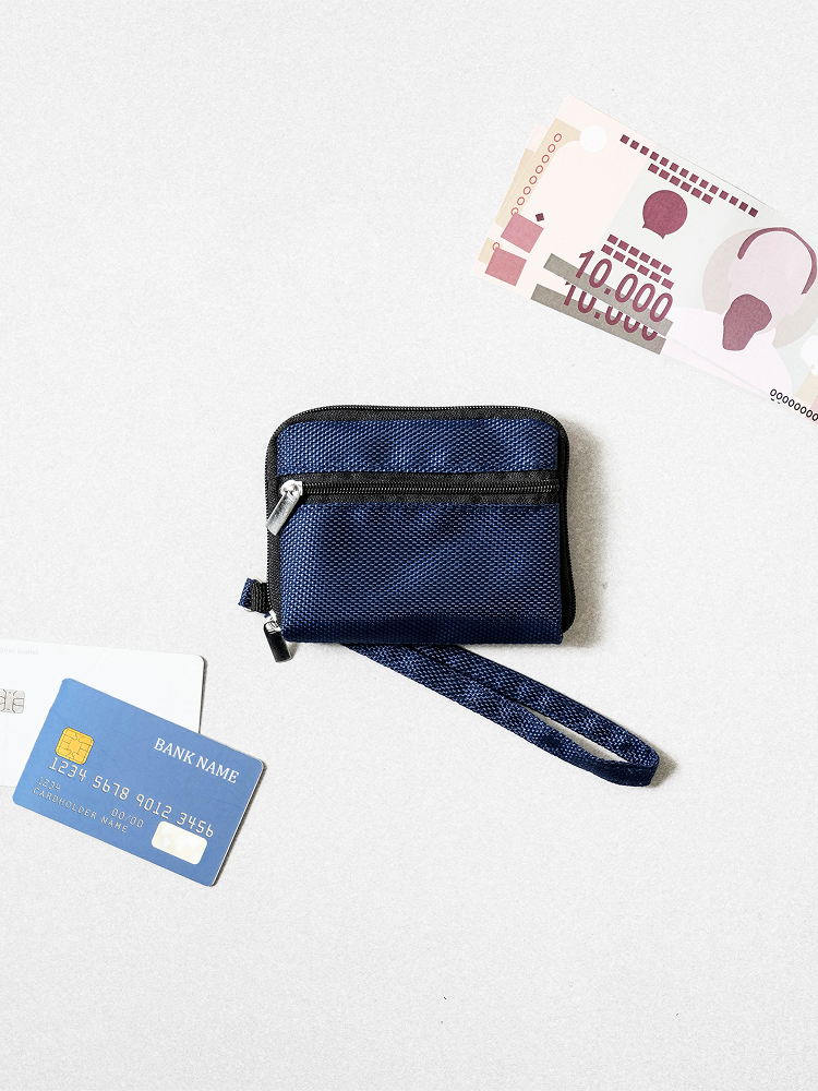 Simple travel card wallet