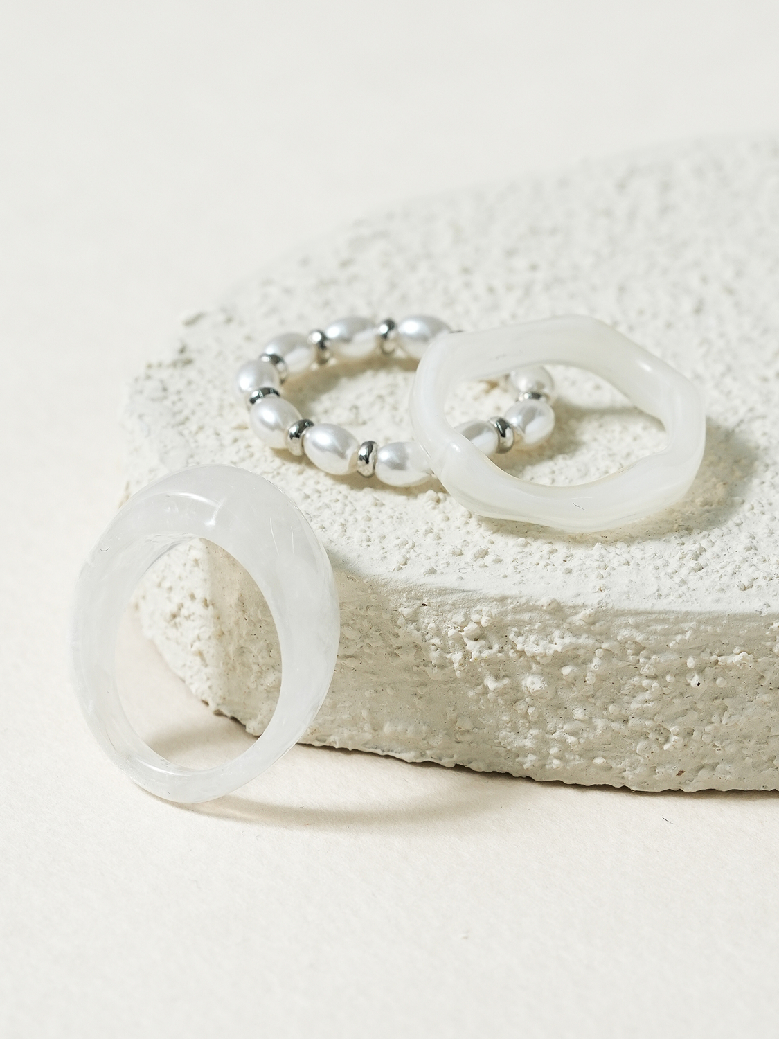 Beads & acrylic ring set (3 pieces)
