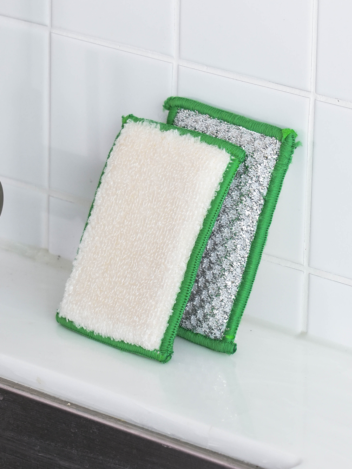 2 bamboo sponge scrubbers