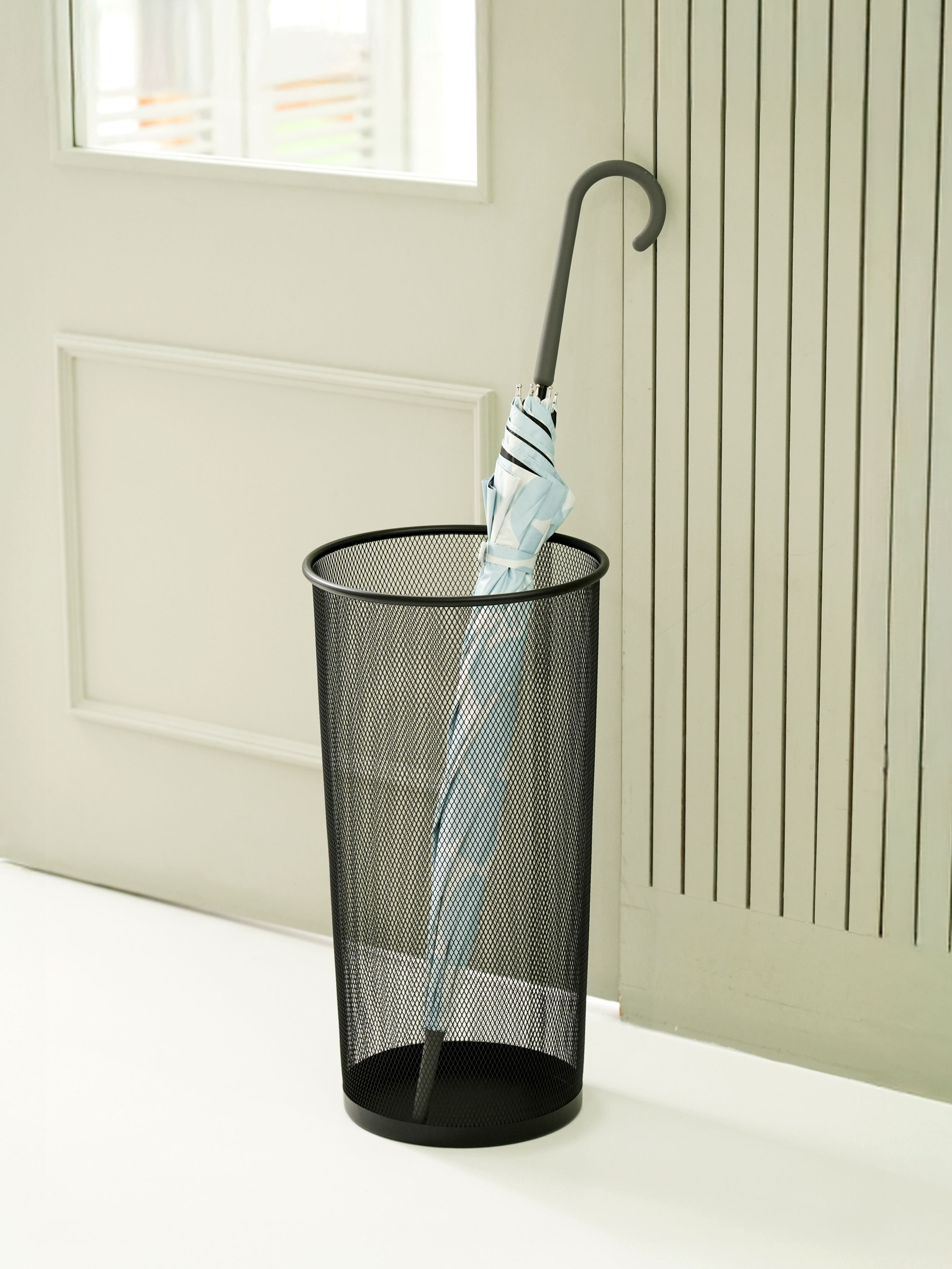 steel mesh umbrella stand