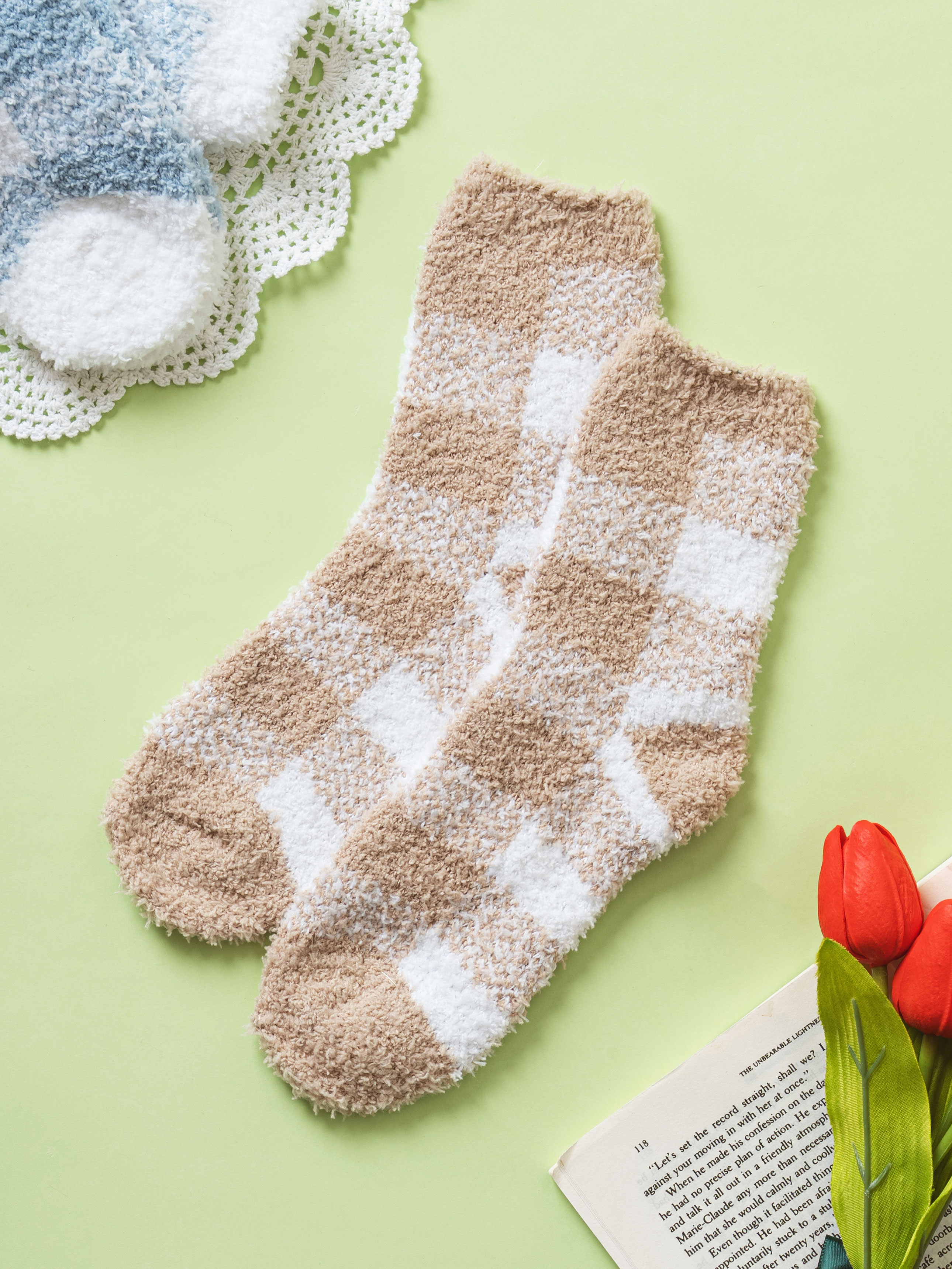 Monfoot Women's Checked Sleep Socks Brown