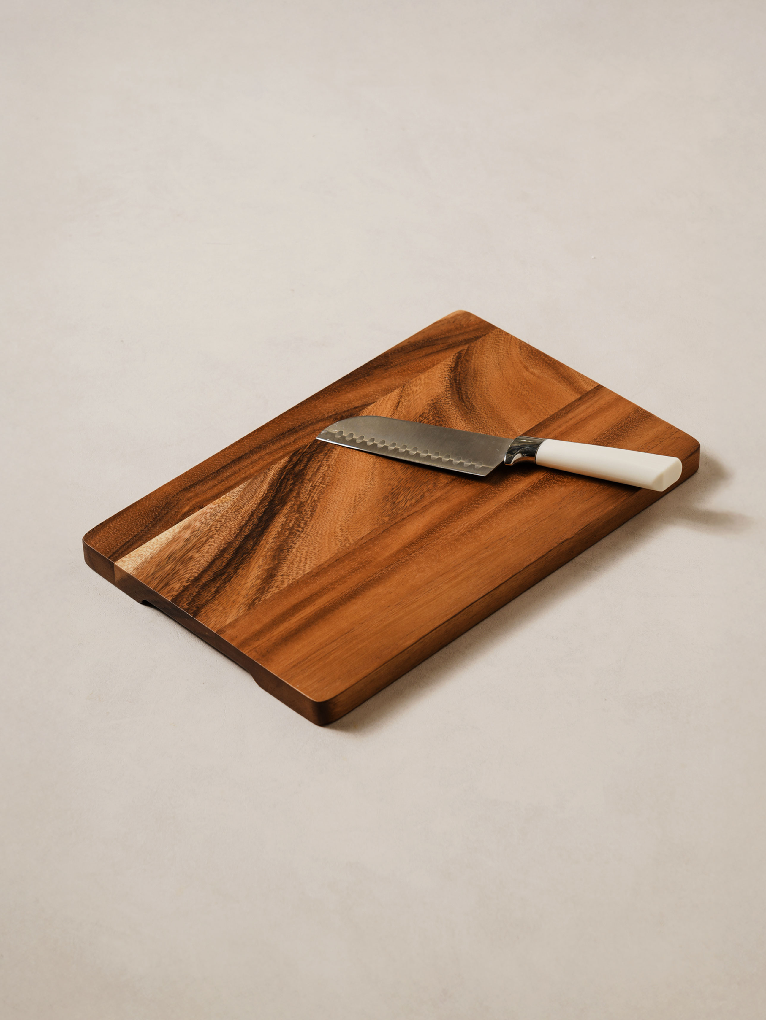 Acacia wood cutting board 34