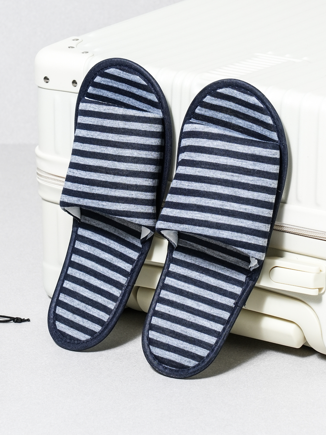 Travel slit folding slippers small & pouch set
