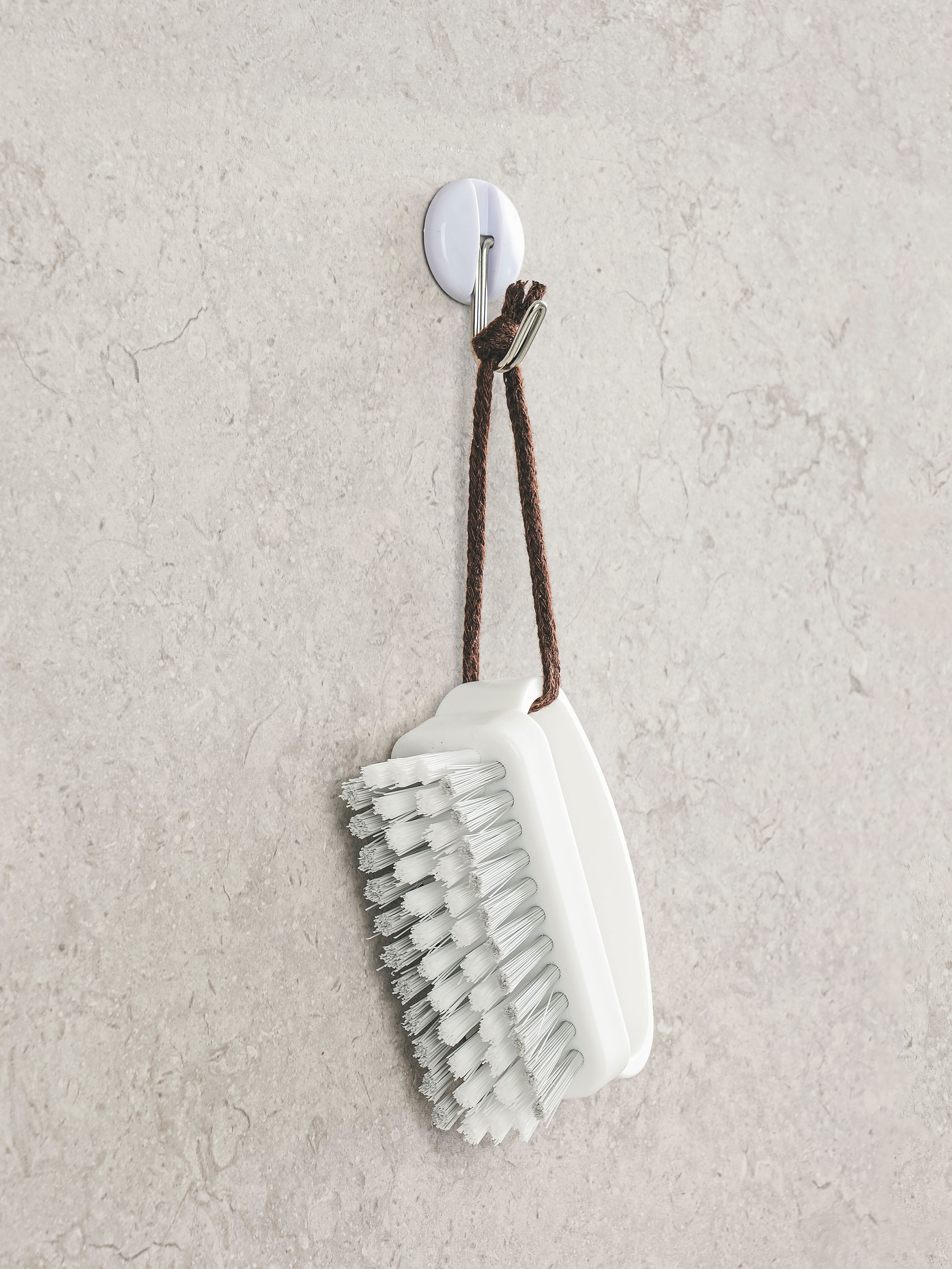 Handle laundry brush for washing clothes