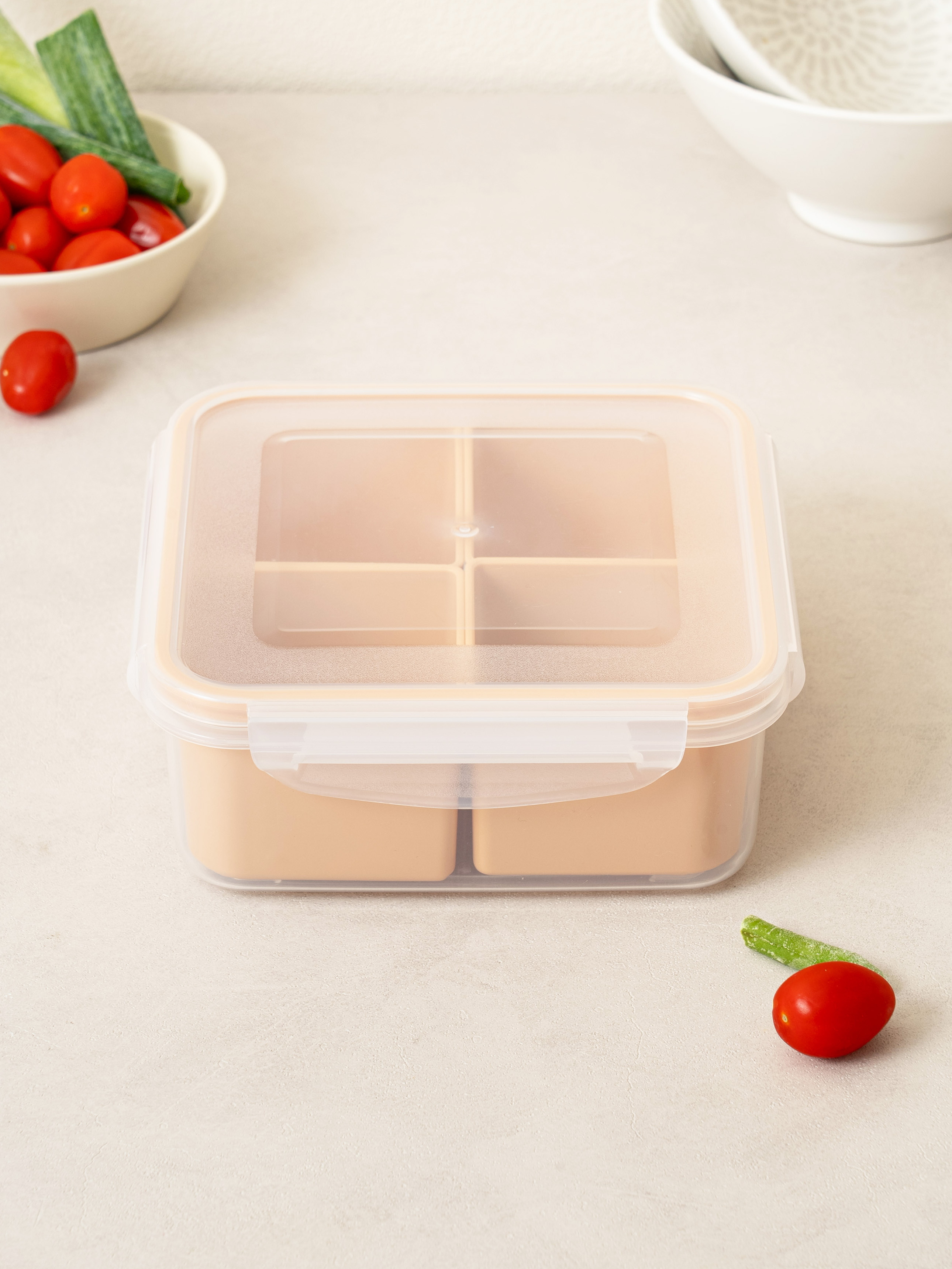 Detachable square 4 compartment sharing cupboard 1.1 L