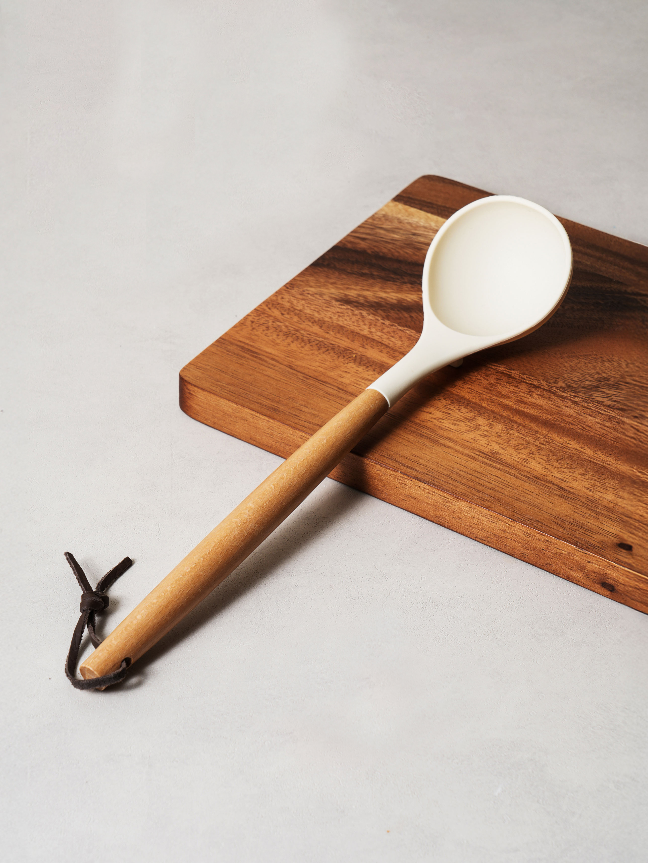Wood handle silicone ladle 30 cm