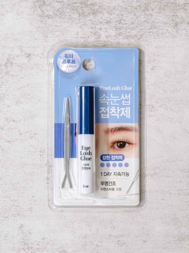 Eyelash adhesive and double eyelid liquid