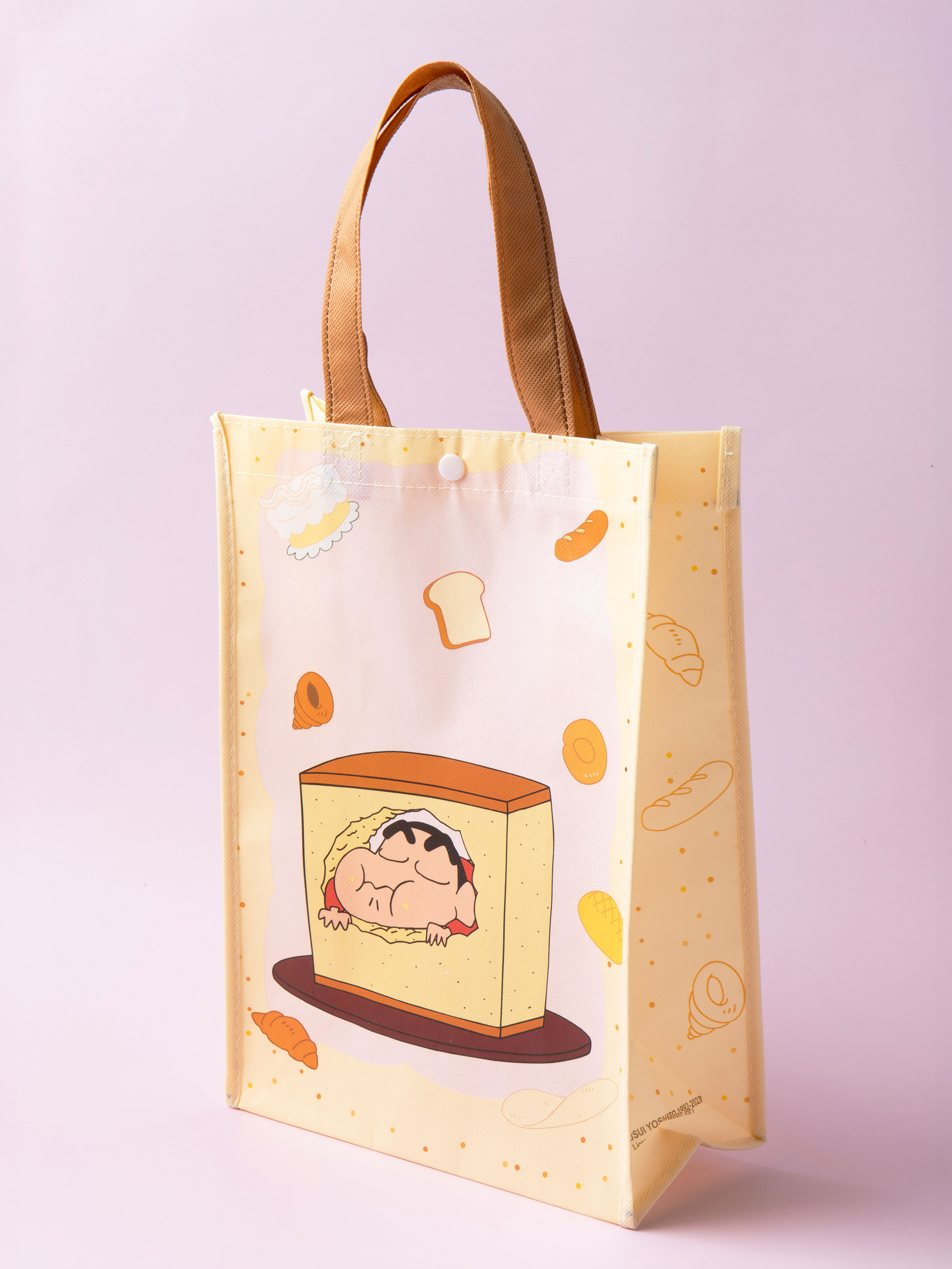 Crayon Shin-chan non-woven coated shopping bag