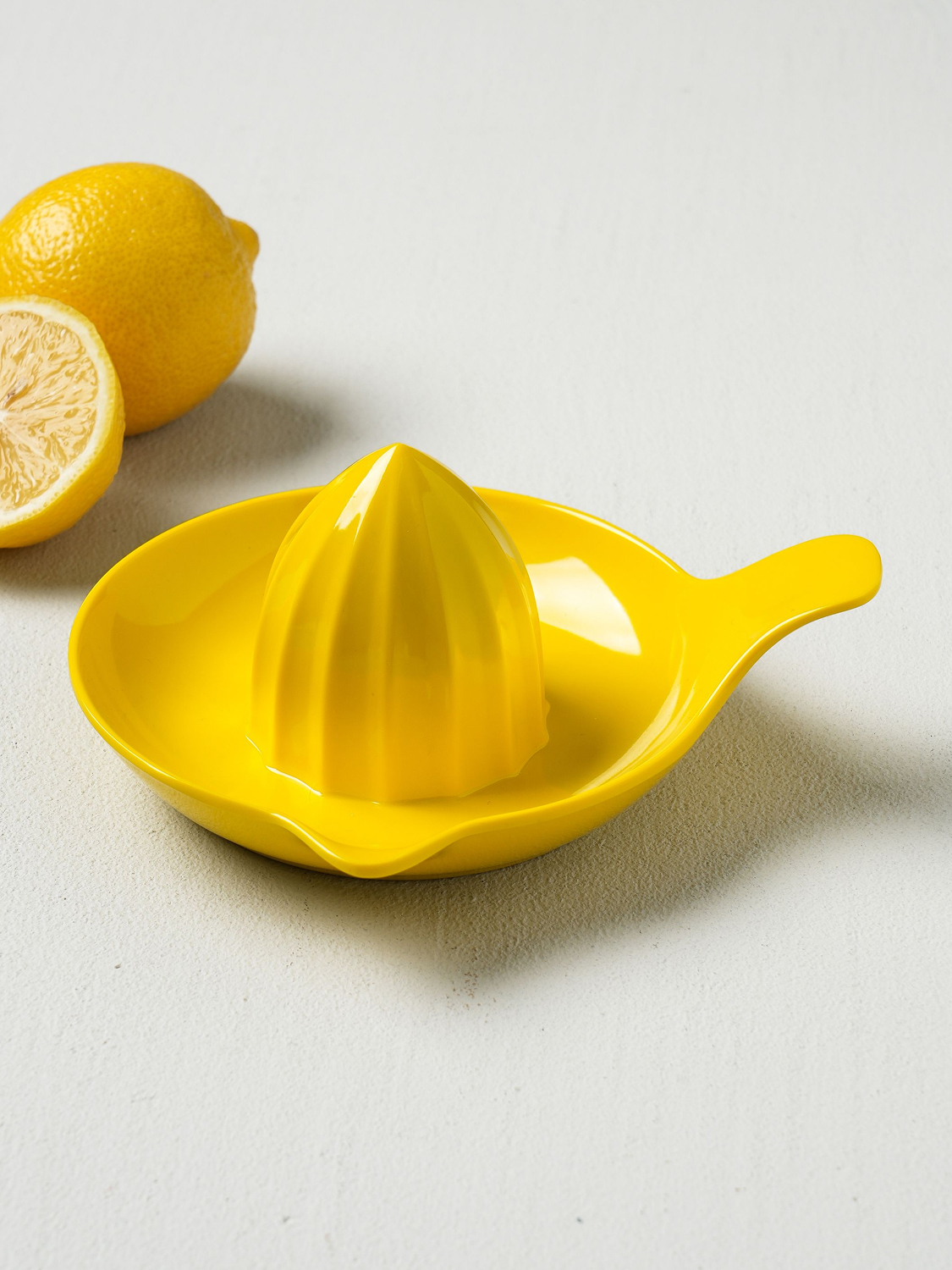 Melamine fruit juice squeezer yellow
