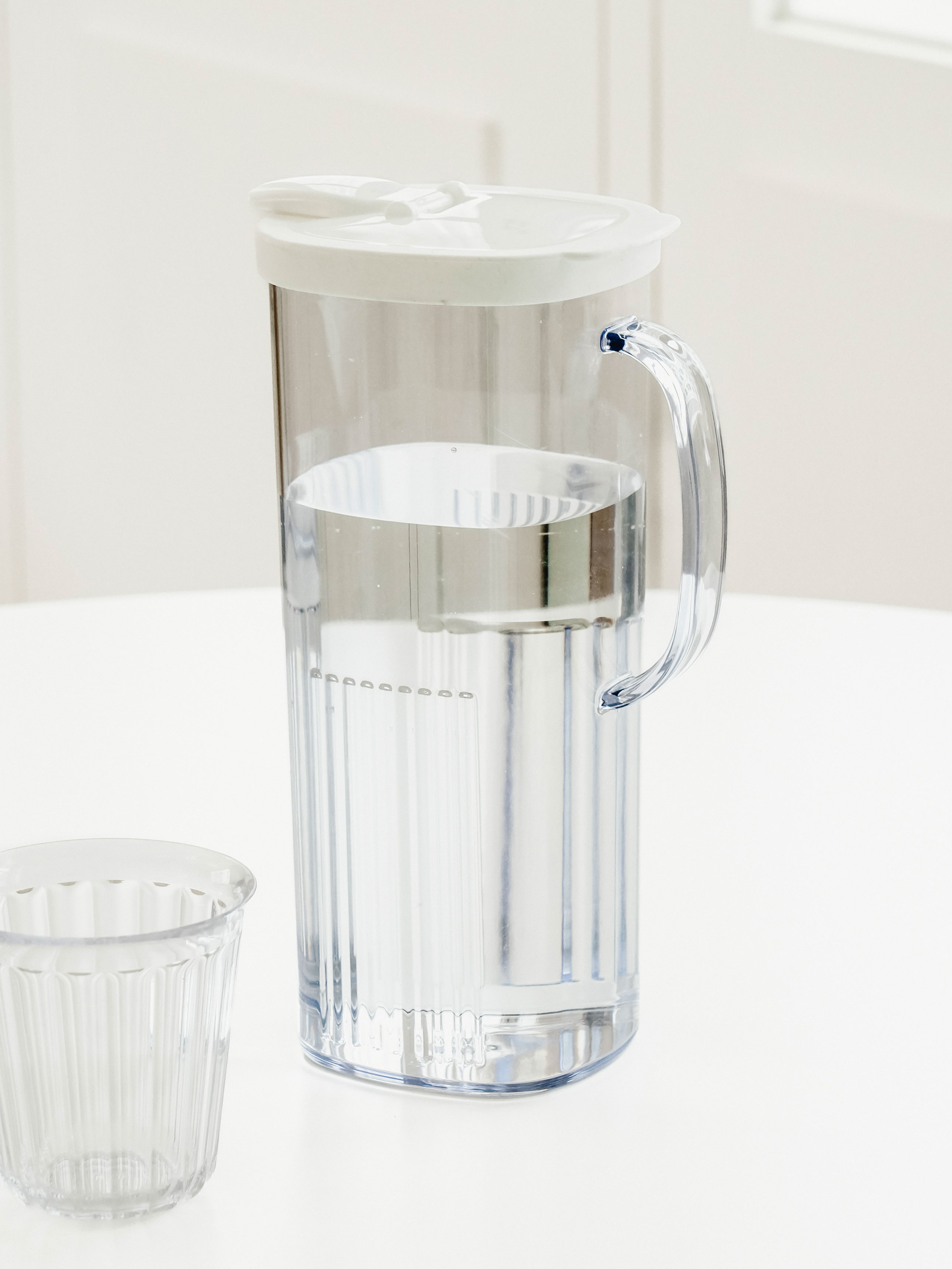 Square refrigerator water bottle (approx. 1.8 L)