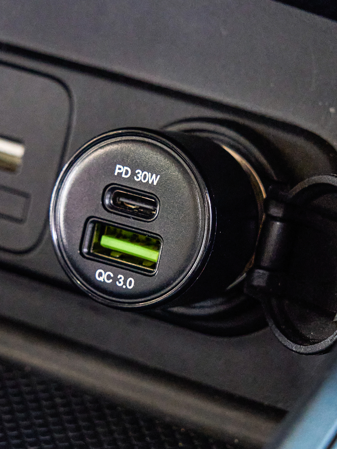 Bullsone_Vehicle 2 port ultra-fast charger (C type + A type)